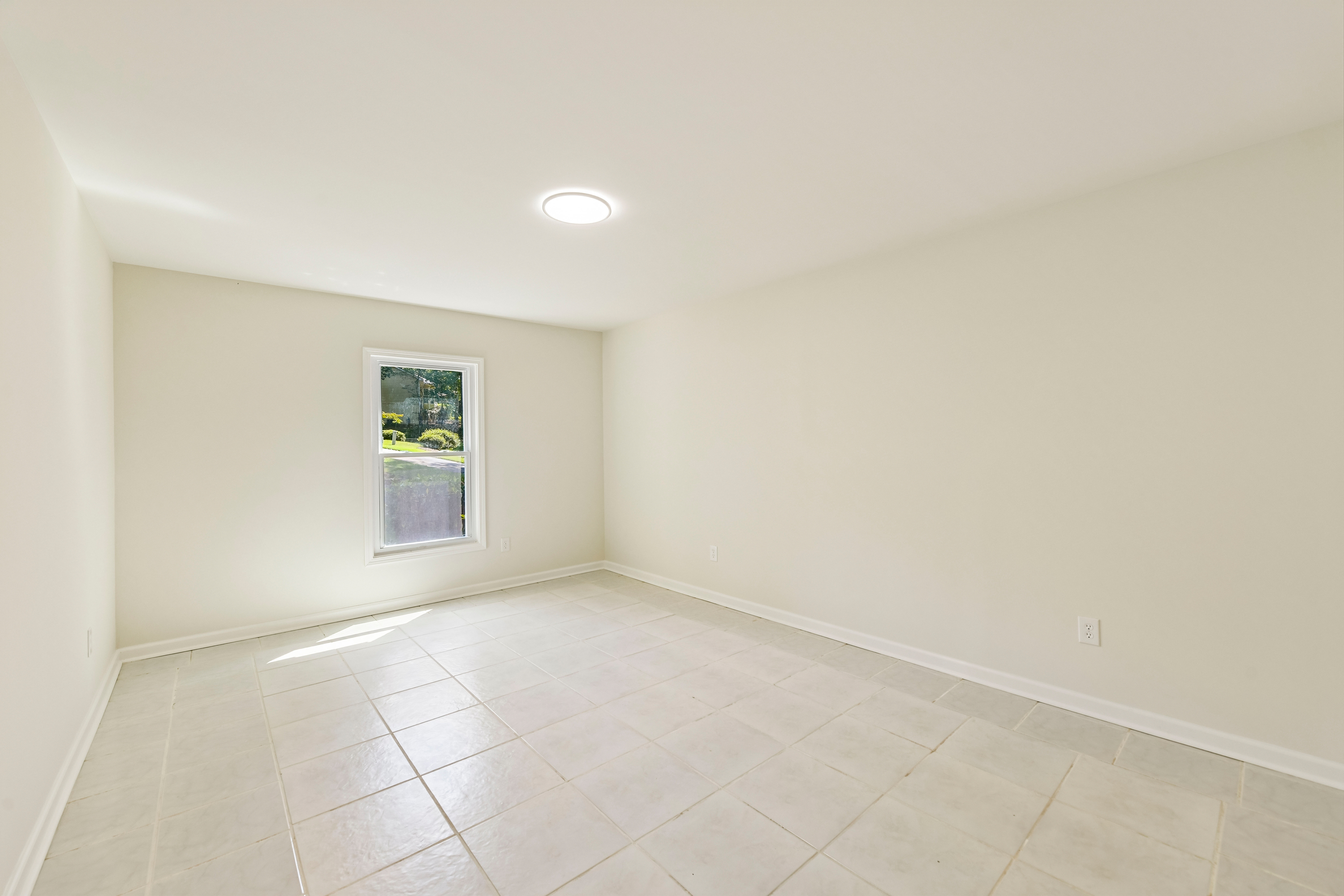 Photo 12 of 33 of 6608 Windbrook Way, Flowery Branch, GA