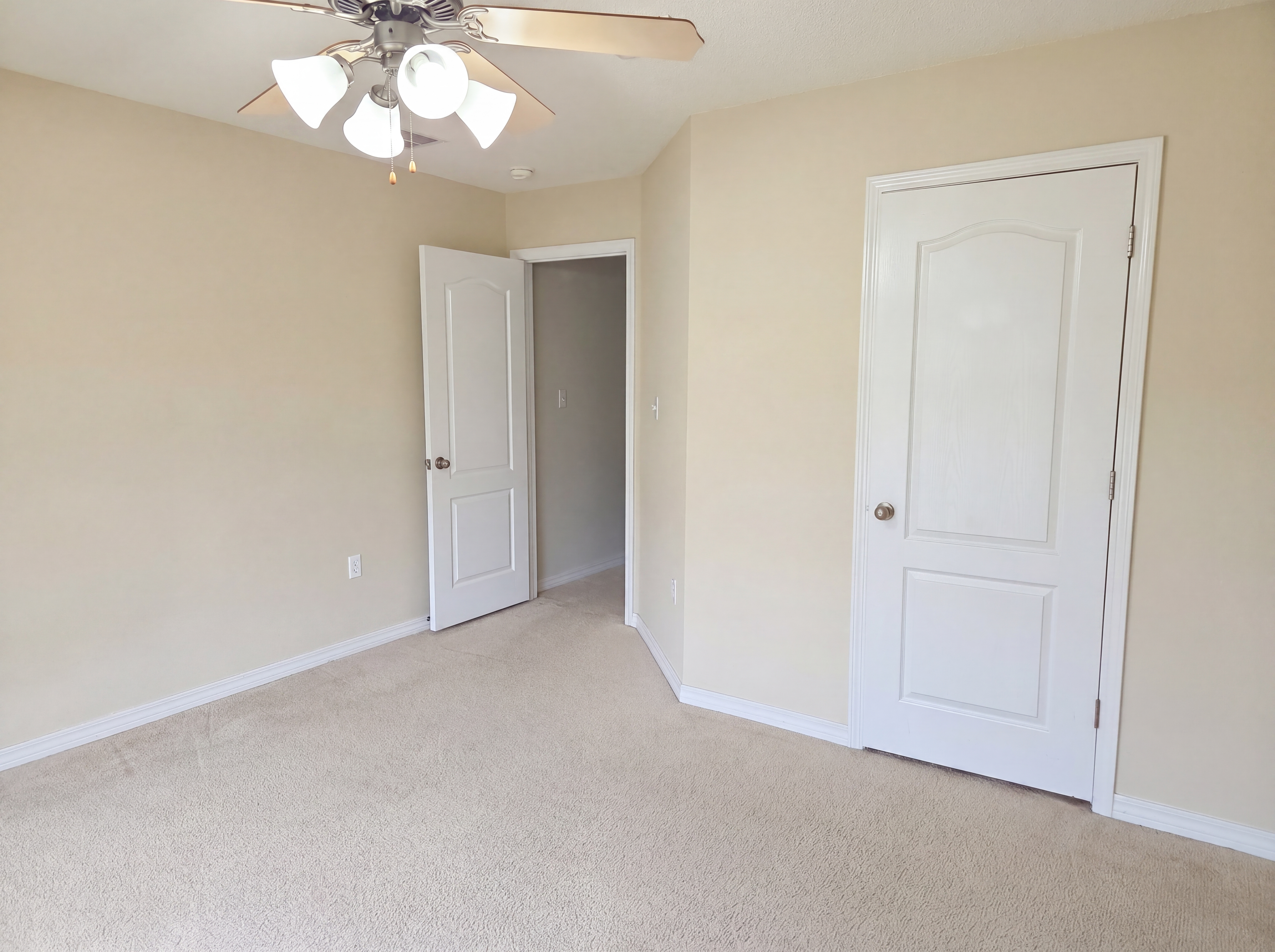 Photo 15 of 19 of 9564 Pouder Ln, Navarre, FL