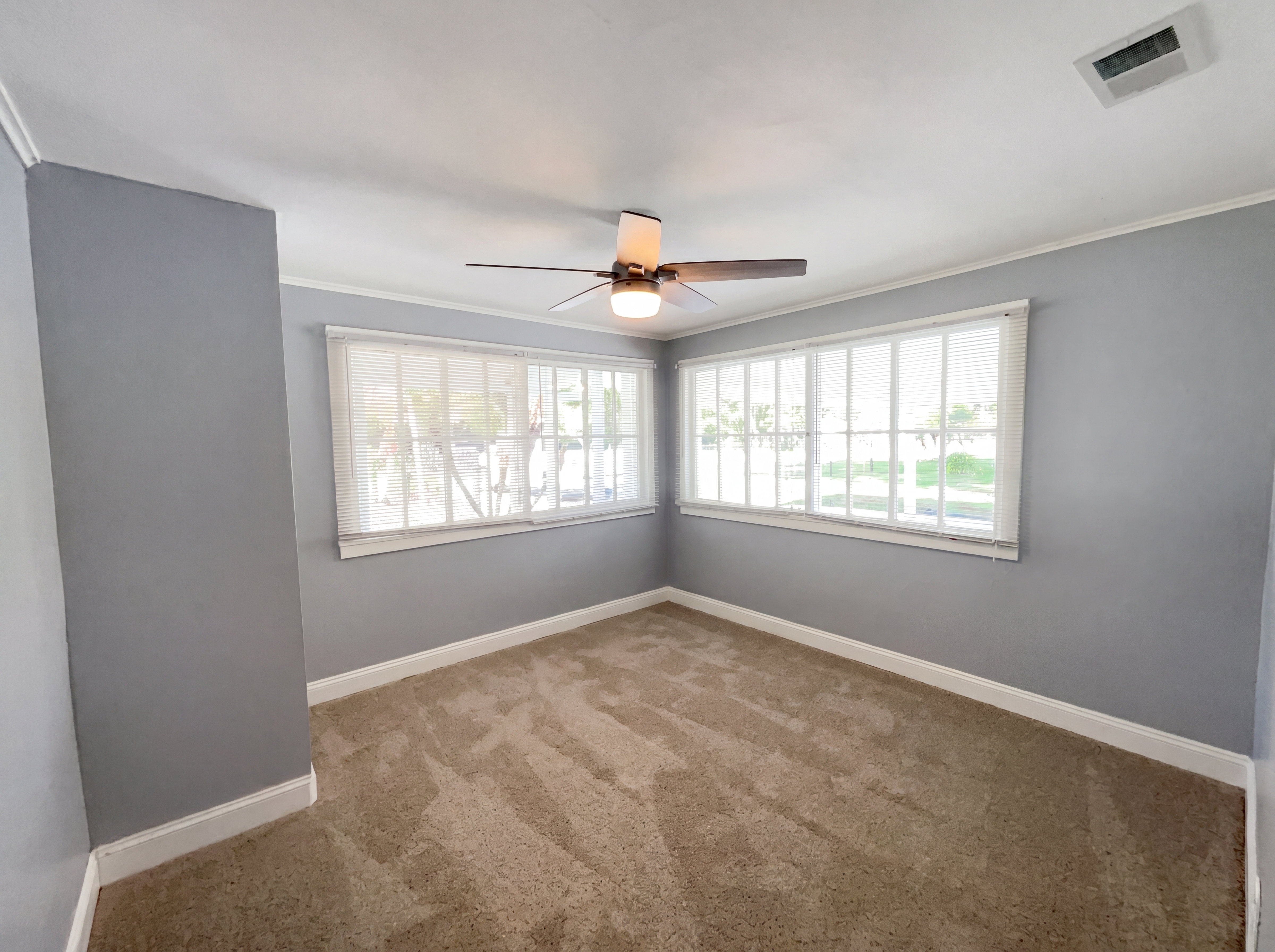 Photo 24 of 42 of 302 E Drury Ave, Kissimmee, FL