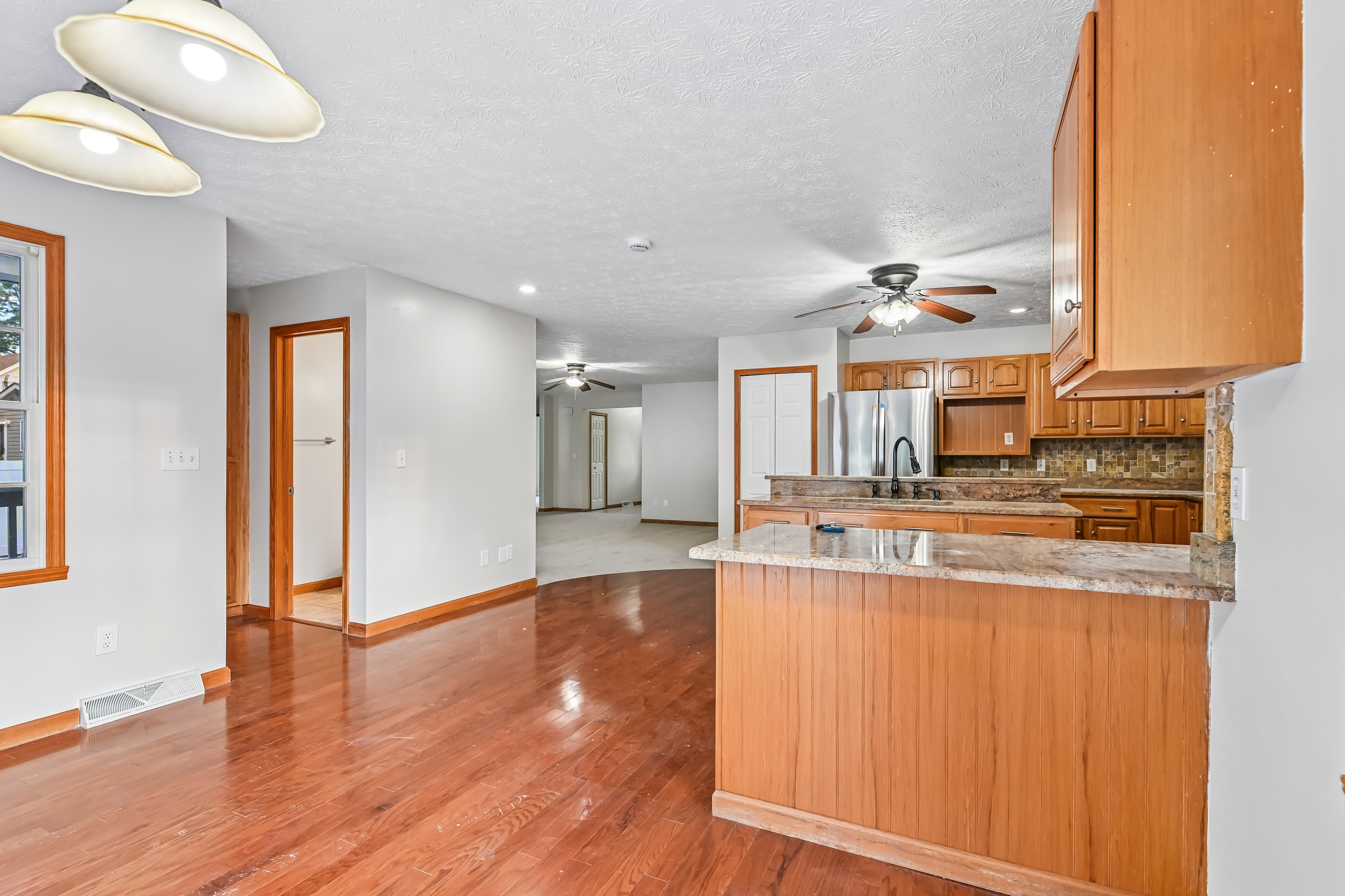 Photo 17 of 42 of 2145 Overland Ave NE, Warren, OH
