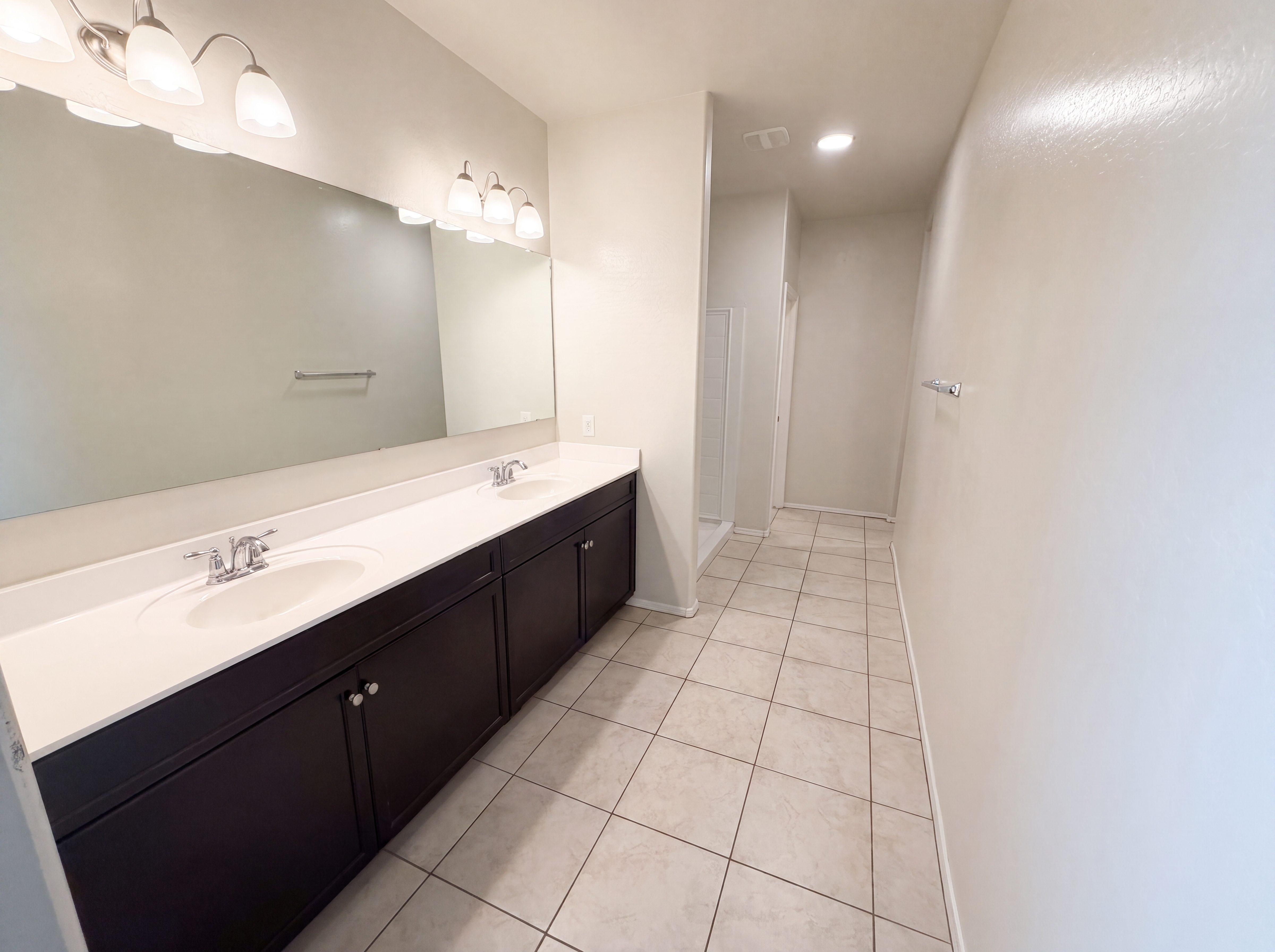 Photo 17 of 36 of 30970 W Amelia Ave, Buckeye, AZ
