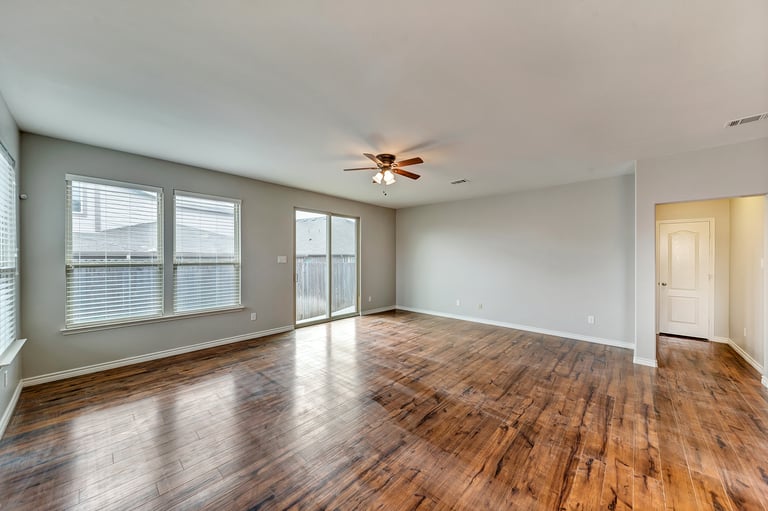 Photo 13 of 26 - 8737 Stone Valley Dr, Fort Worth, TX 76244