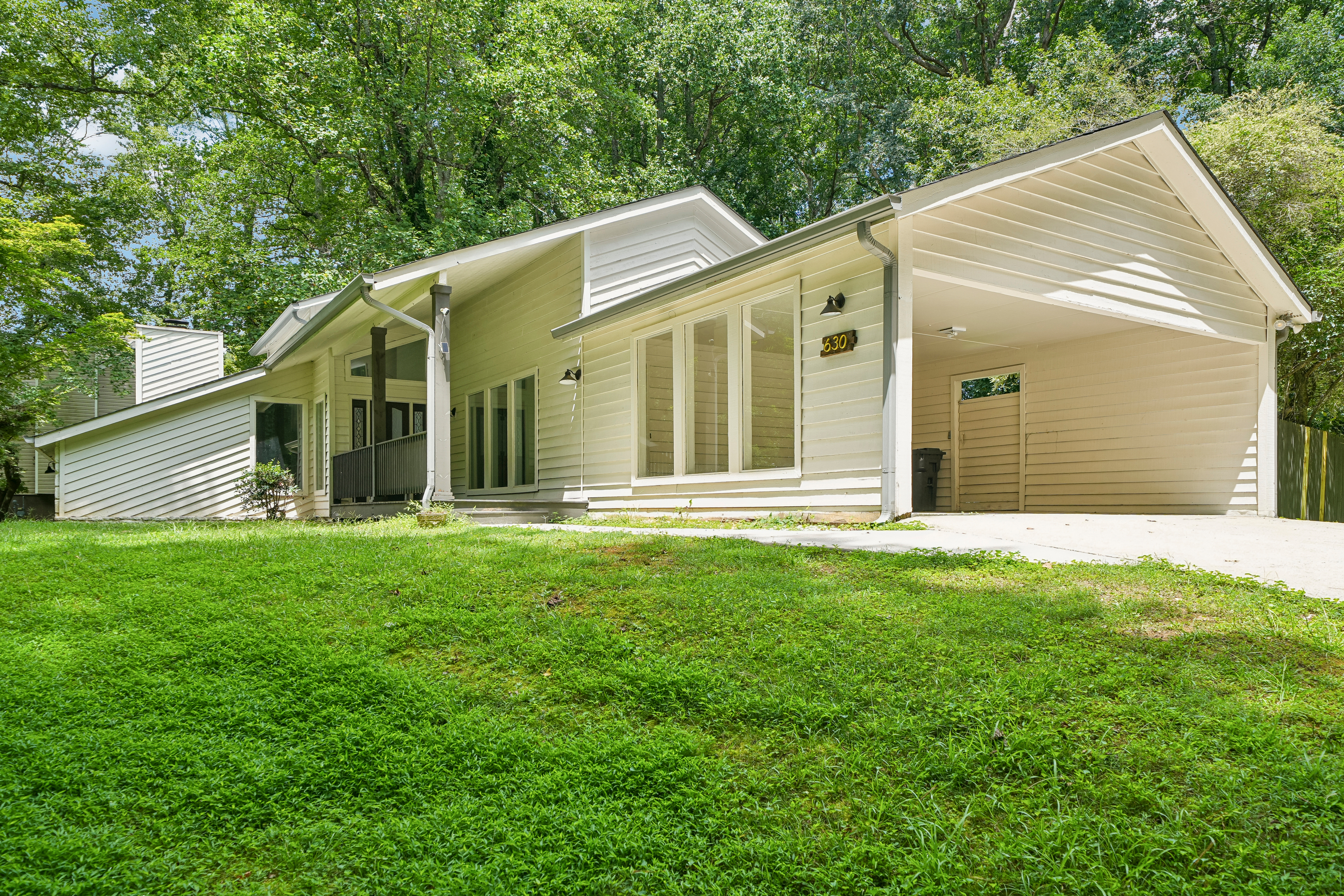 Photo 42 of 47 of 630 Benson Hurst Dr SW, Mableton, GA