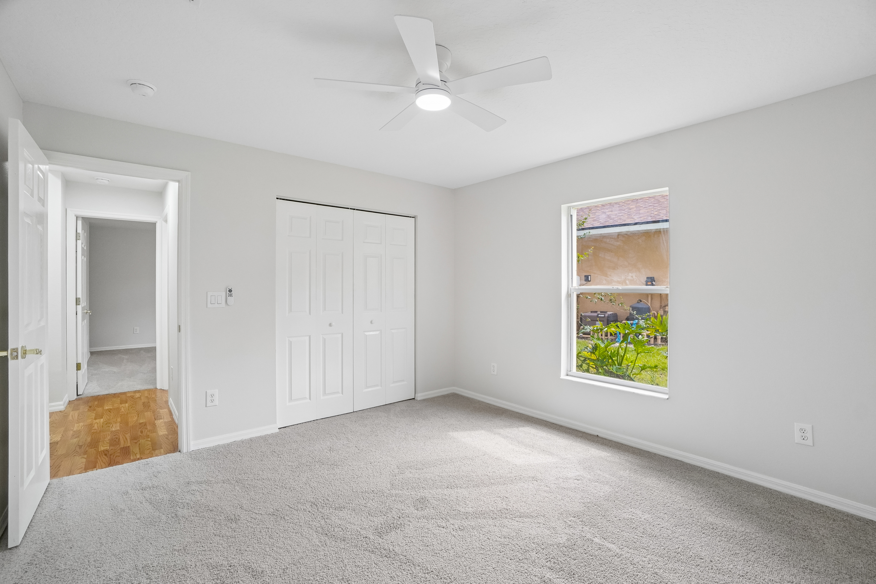 Photo 19 of 35 of 17718 Crystal Cove Pl, Lutz, FL
