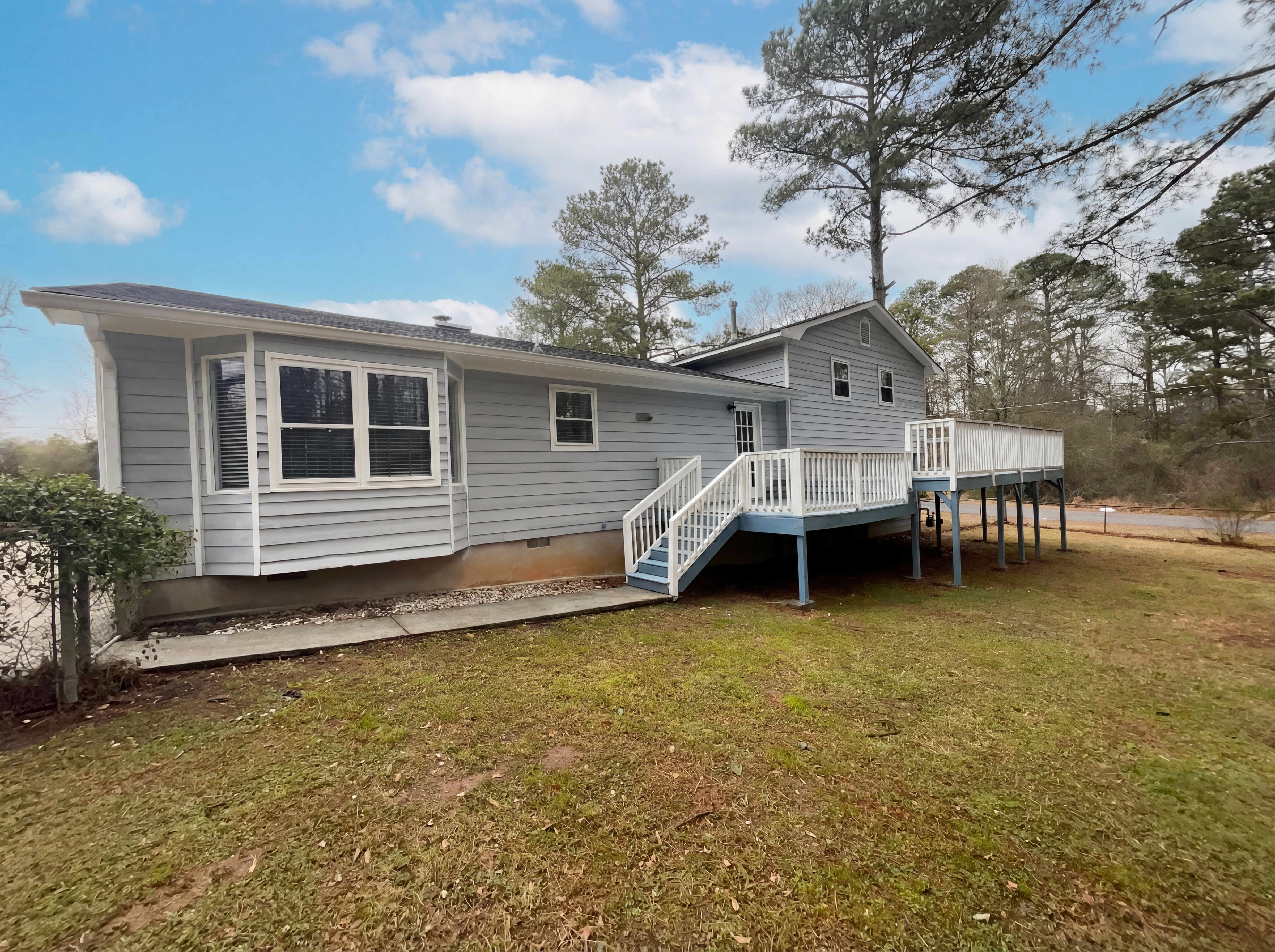 Photo 8 of 19 of 10 King Dr, Carrollton, GA