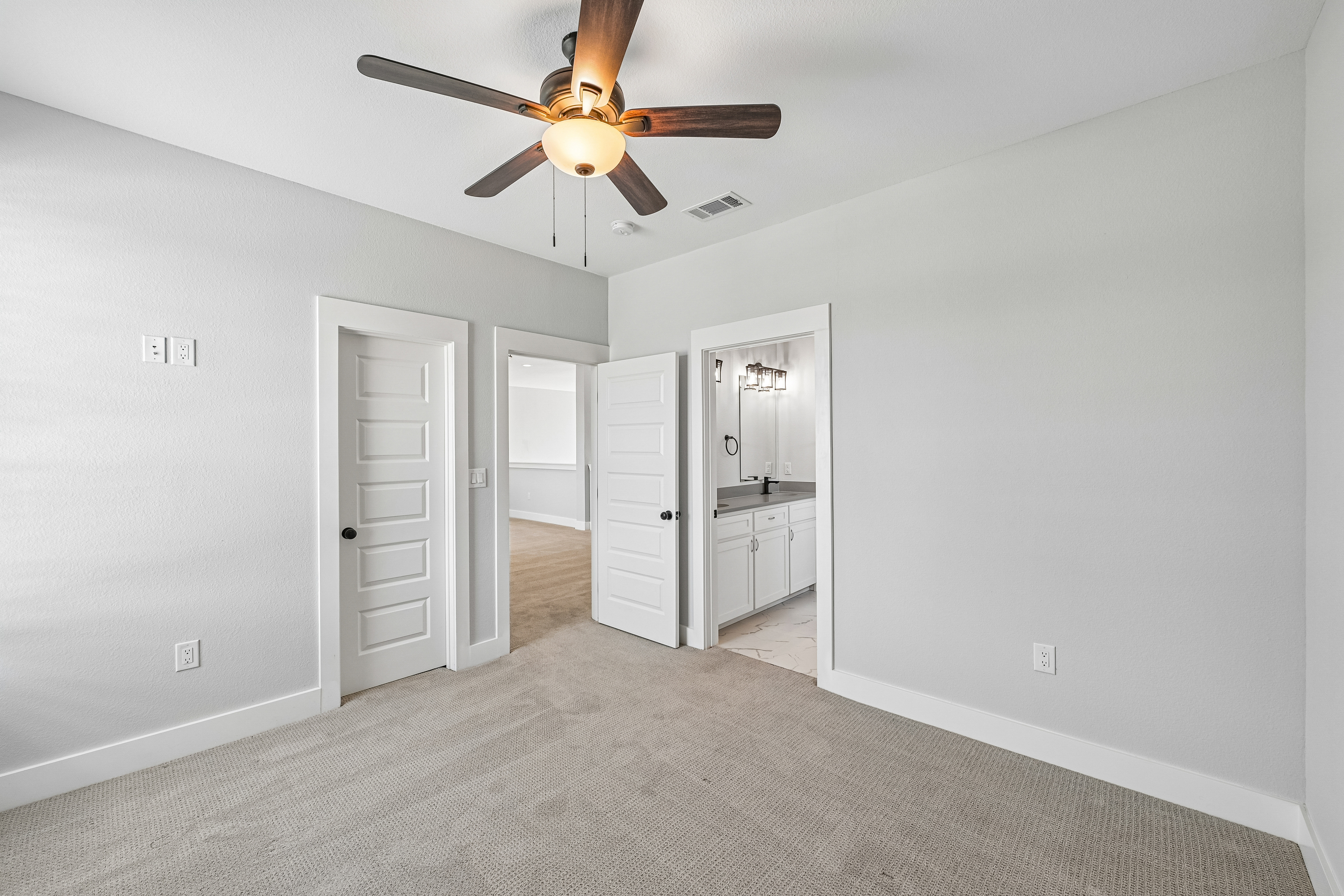 Photo 37 of 44 of 681 Davenport Dr, Waxahachie, TX