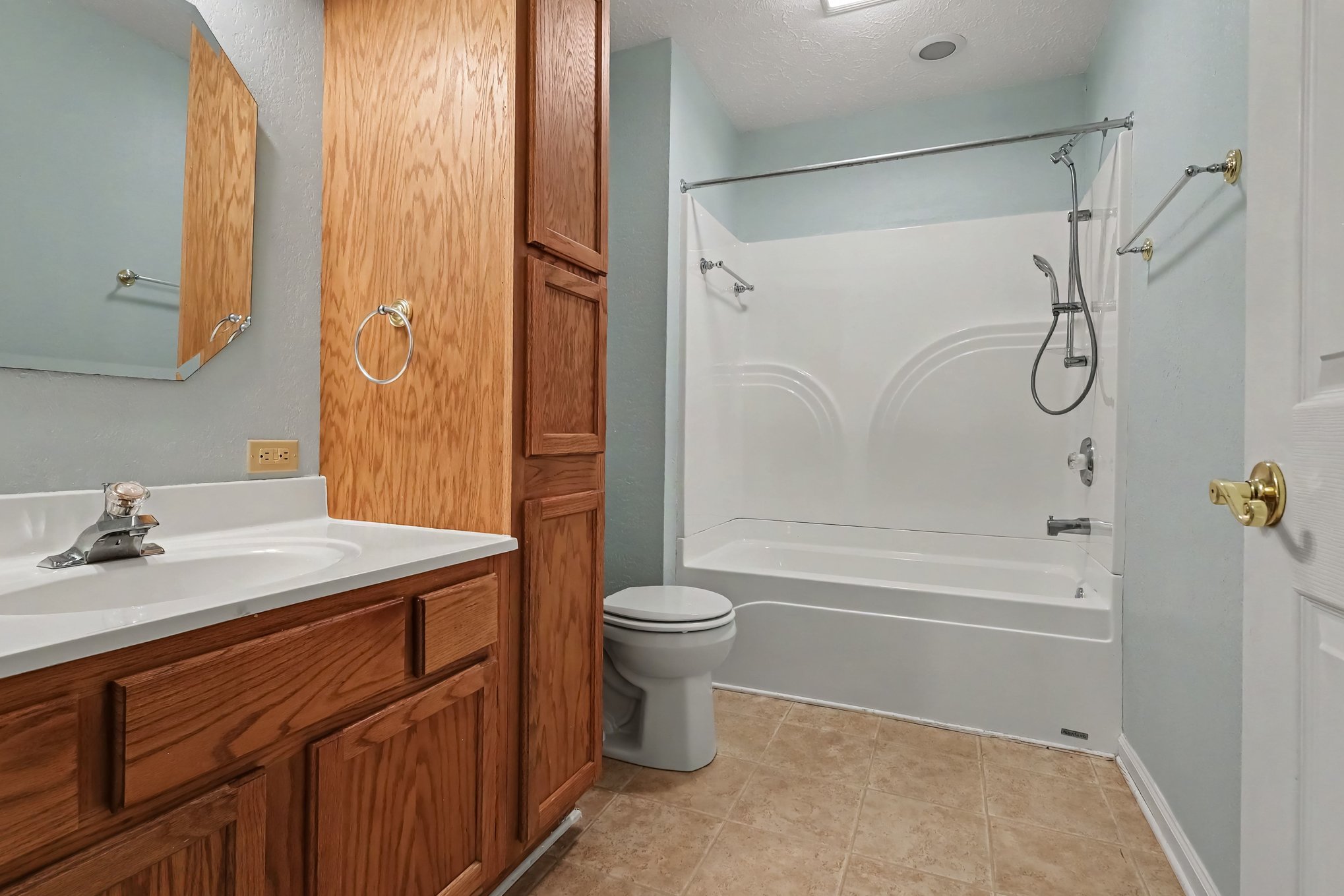 Photo 16 of 19 of 433 Kelly Way, Bellefontaine, OH
