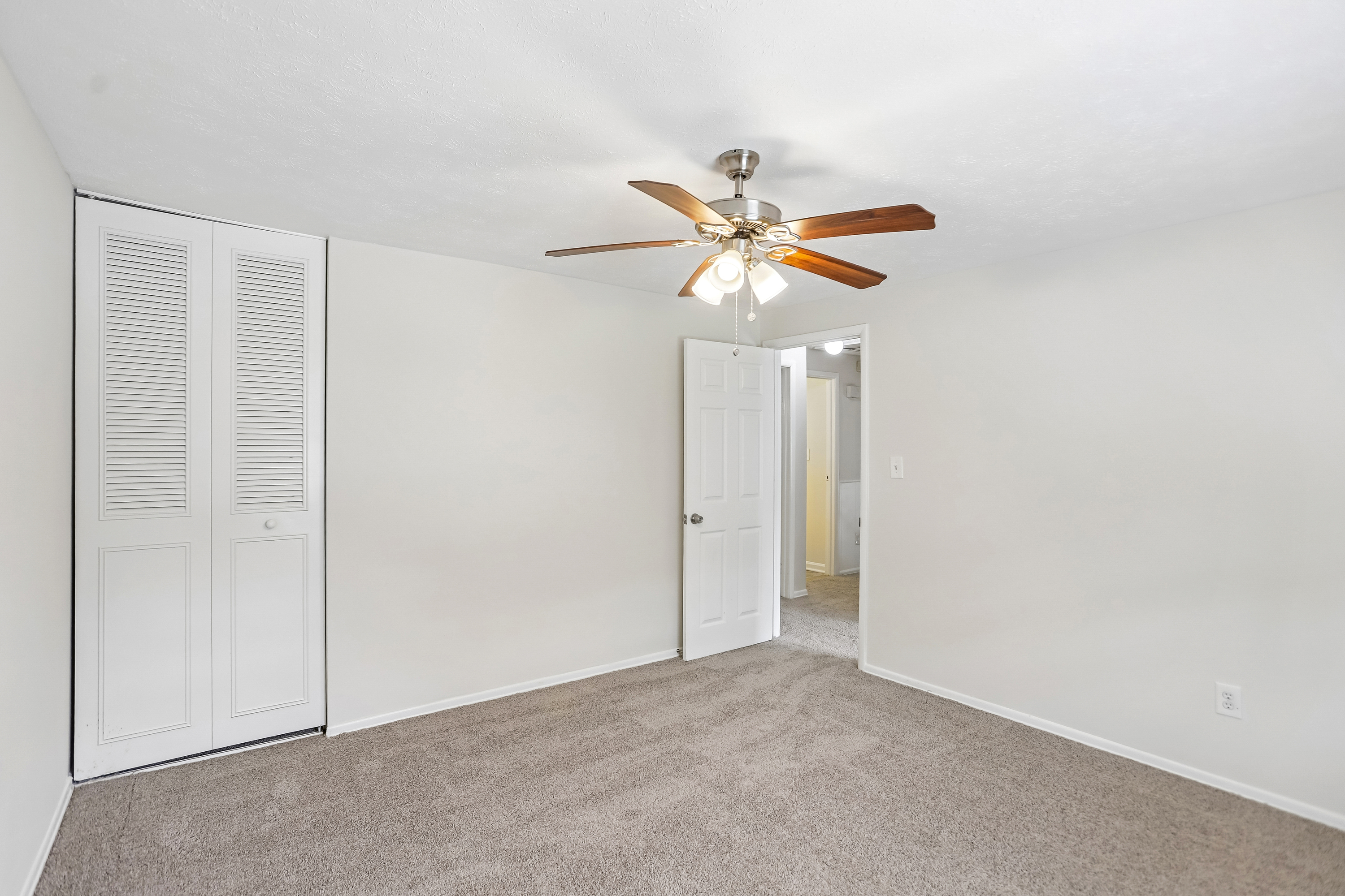 Photo 22 of 34 of 3020 Forestside Ln, Atlanta, GA