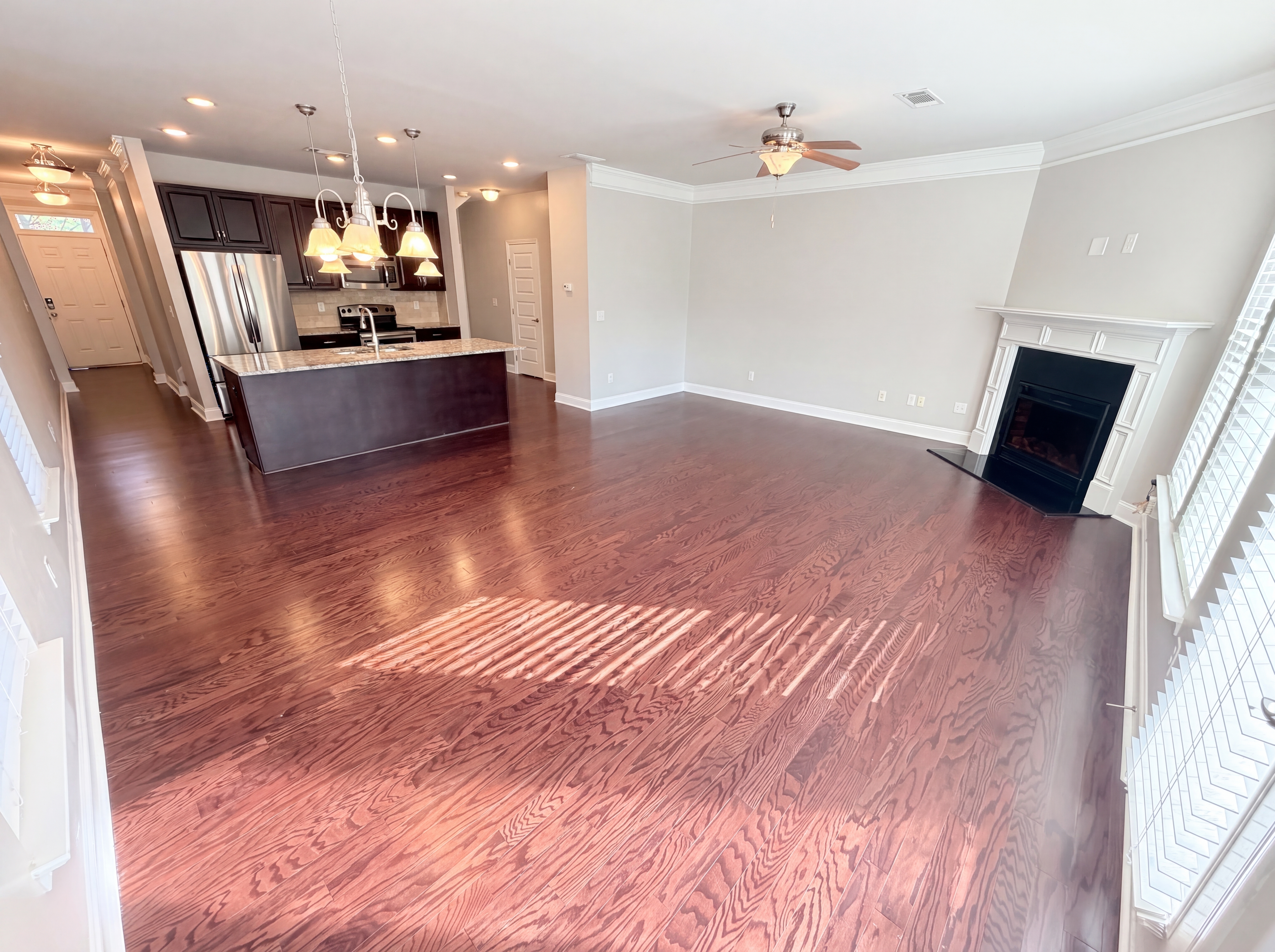 Photo 3 of 24 of 10555 Naramore Ln, Alpharetta, GA