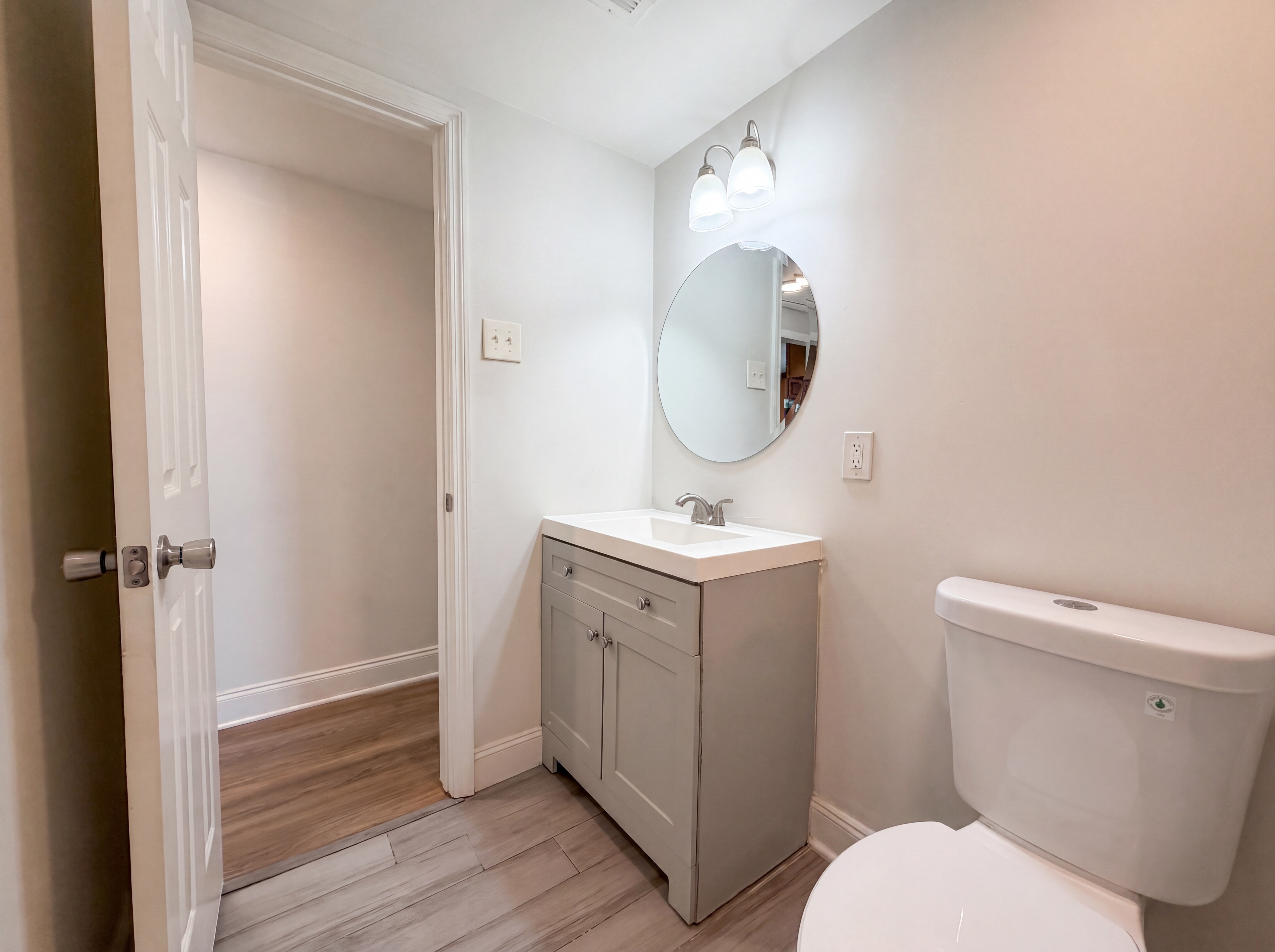 Photo 13 of 19 of 7008 Thurston Rd, Jacksonville, FL
