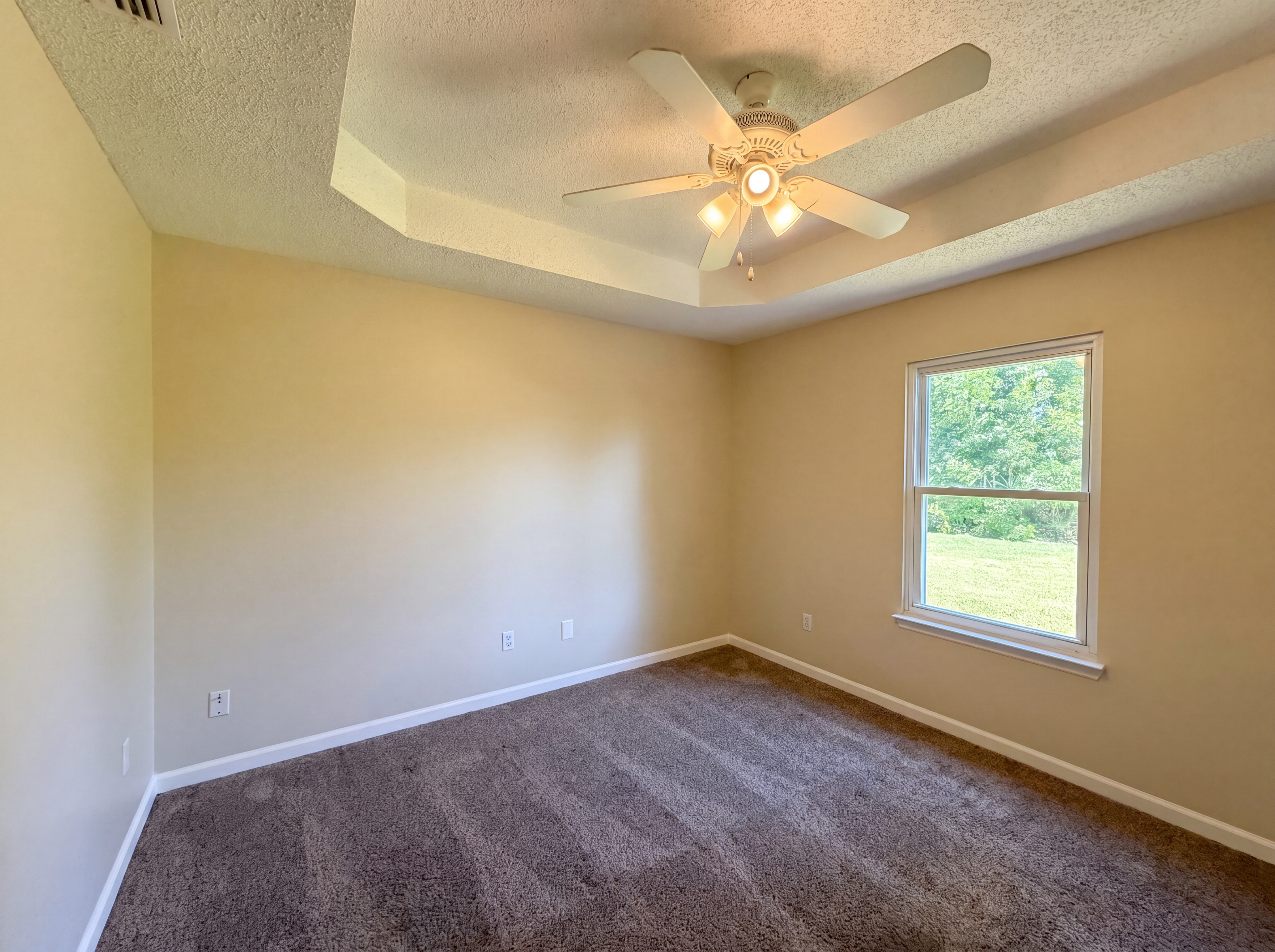Photo 13 of 17 of 104 Frontier Ln, La Vergne, TN