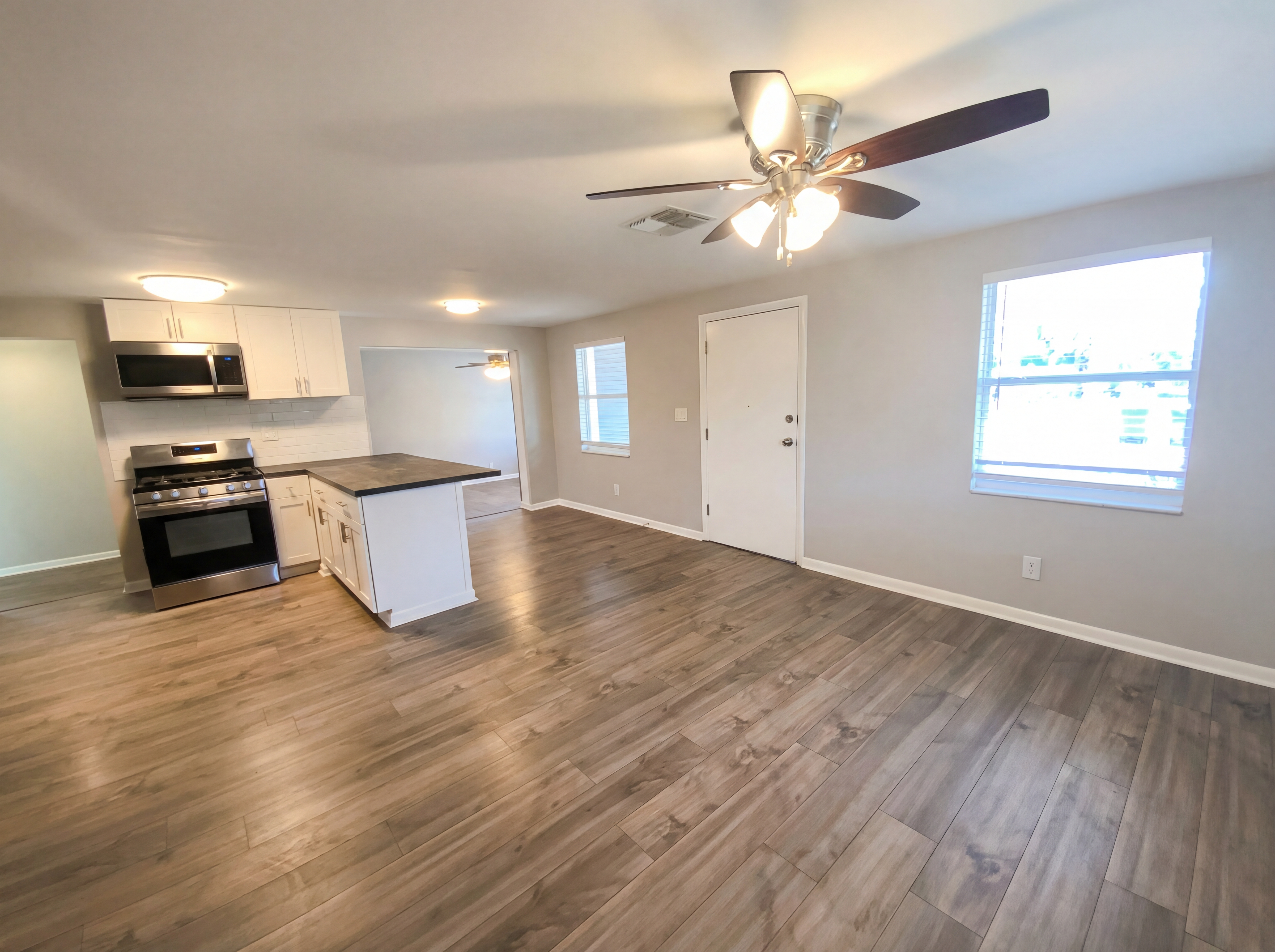 Photo 13 of 29 of 8632 94th St, Seminole, FL