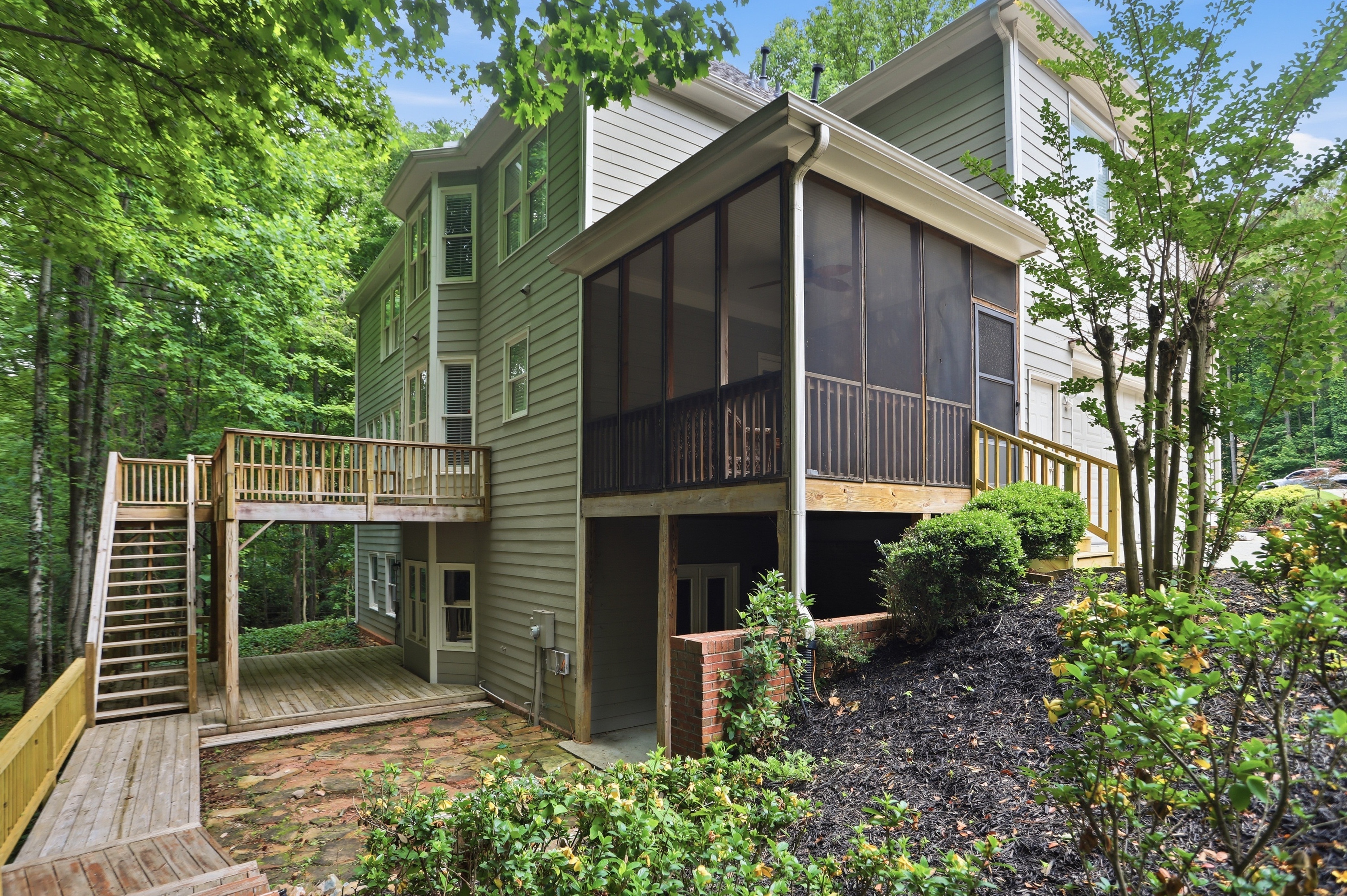 Photo 5 of 49 of 5228 Yellowtail Ln NW, Kennesaw, GA