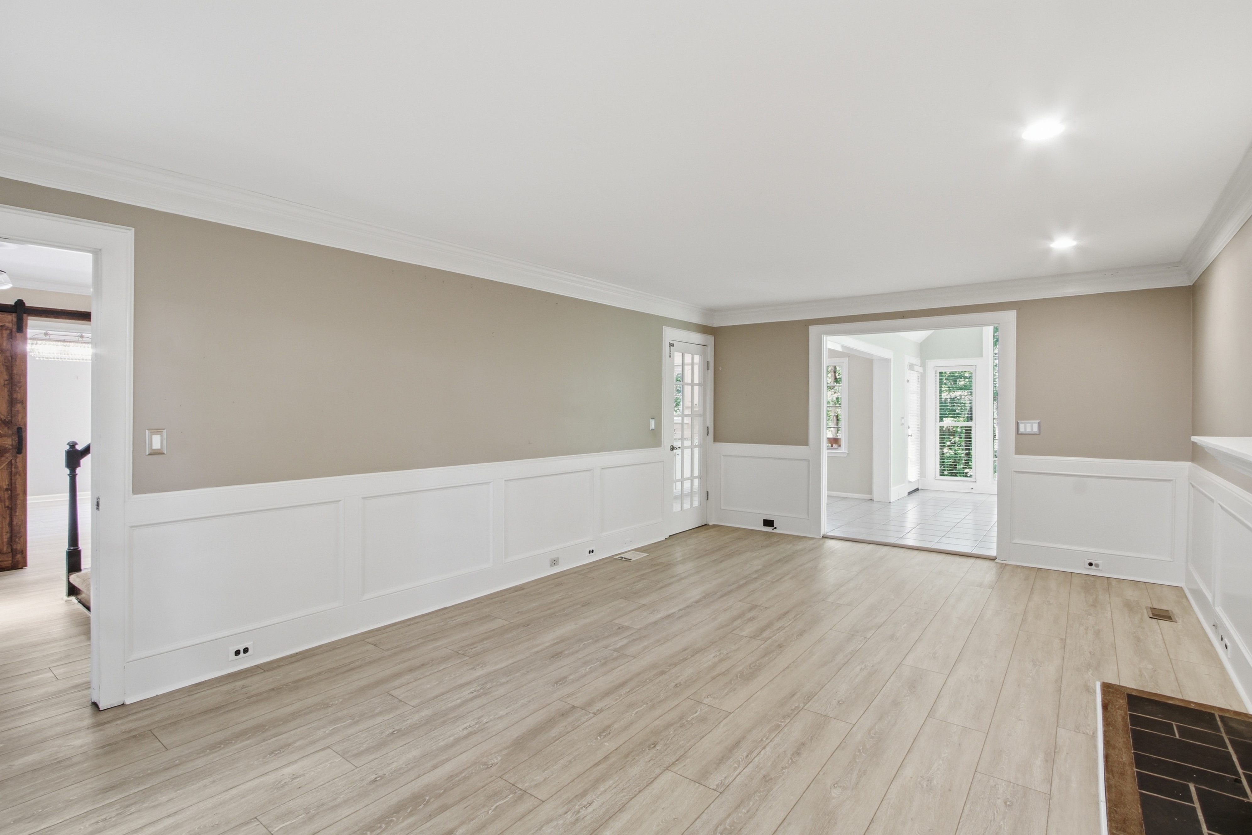 Photo 13 of 46 of 4003 Oakview Ct, Alpharetta, GA