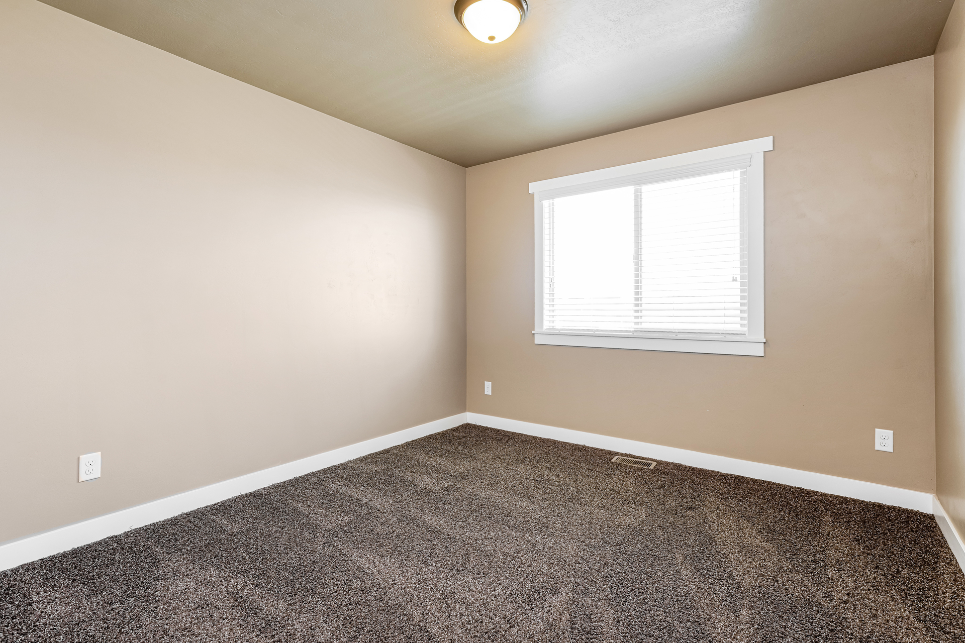 Photo 16 of 22 of 2997 N 3400 W, Ogden, UT