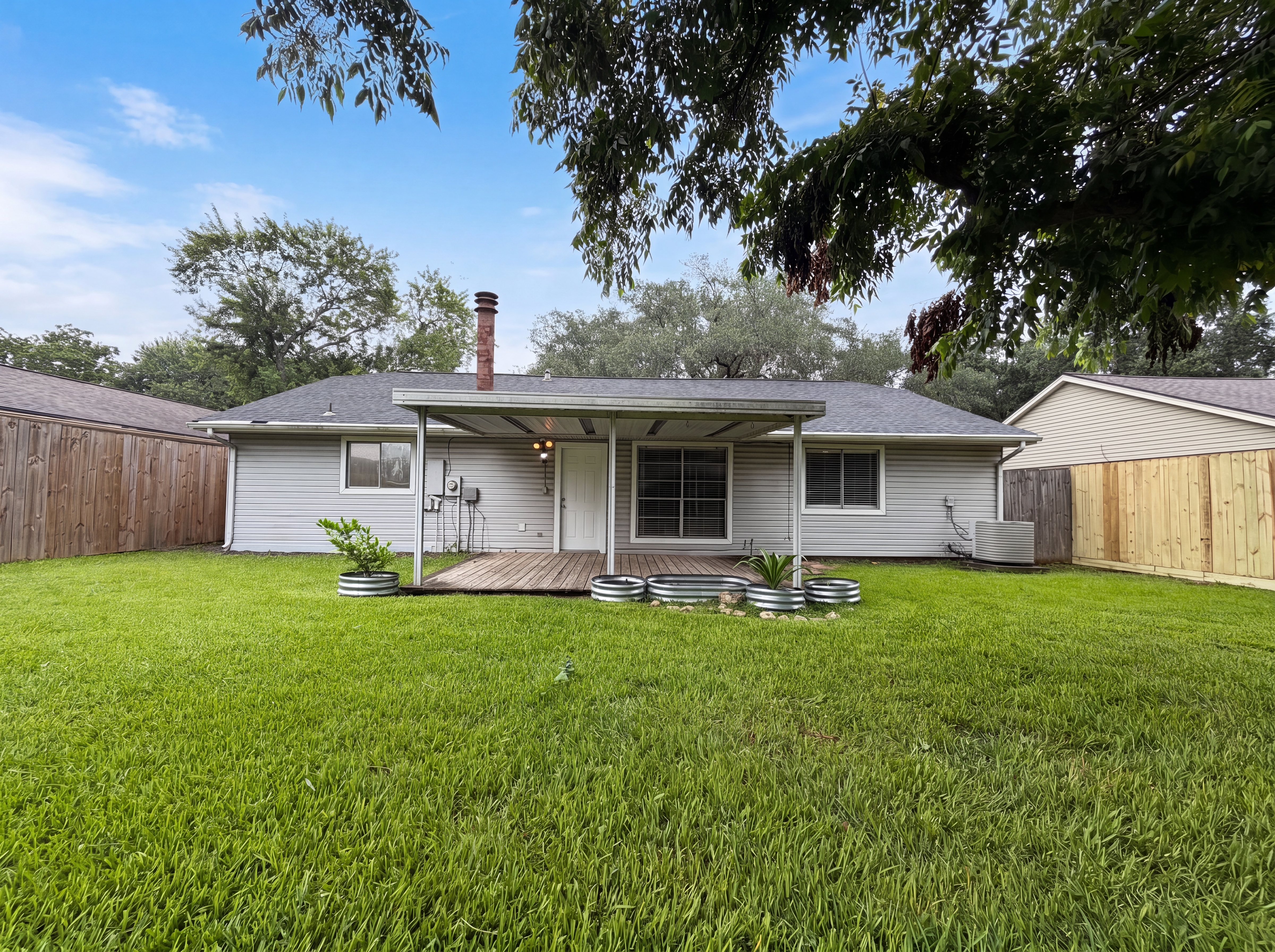 Photo 5 of 17 of 6710 Renfro Dr, Richmond, TX