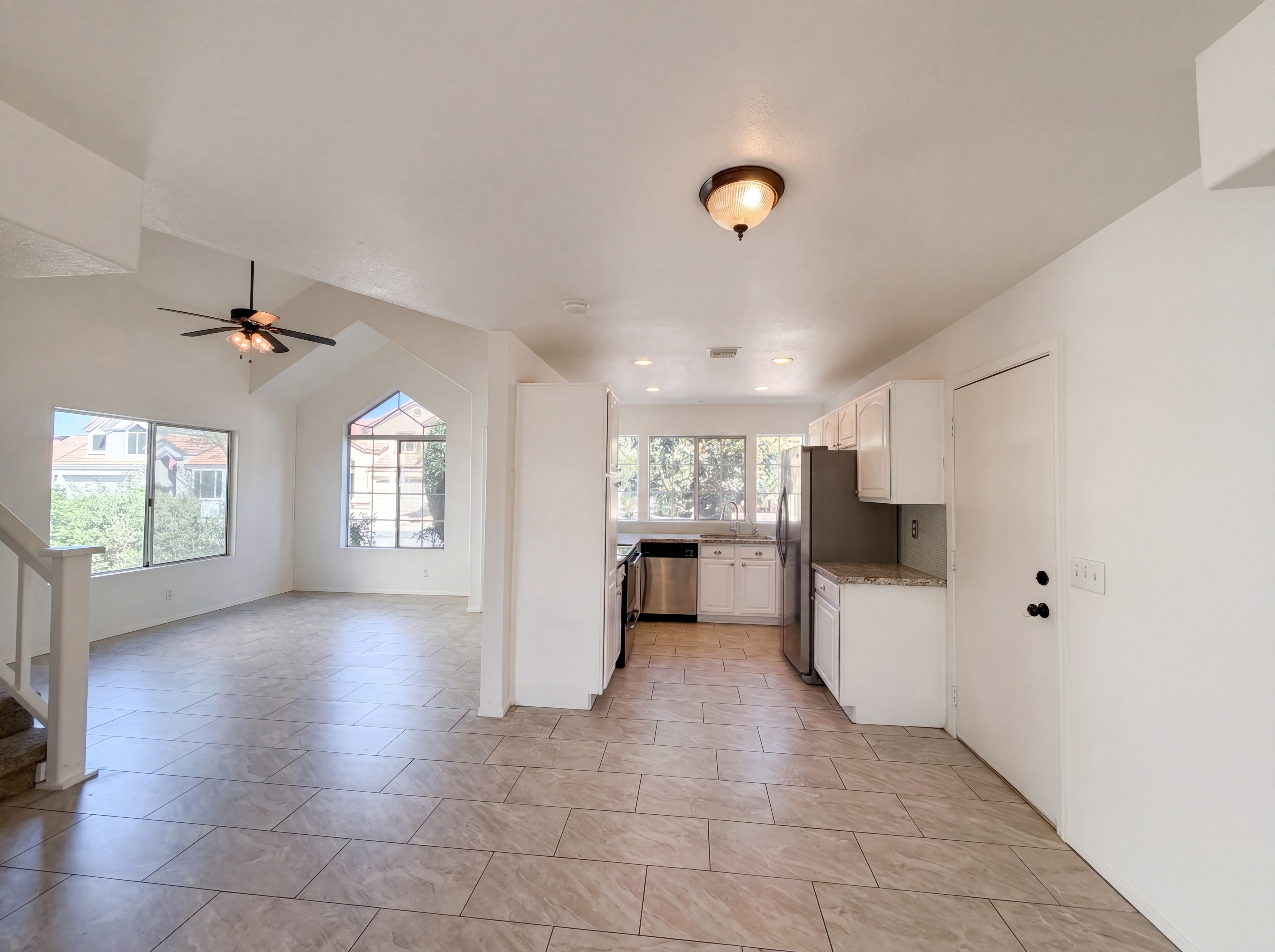 Photo 7 of 21 of 1114 S Tiago Dr, Gilbert, AZ