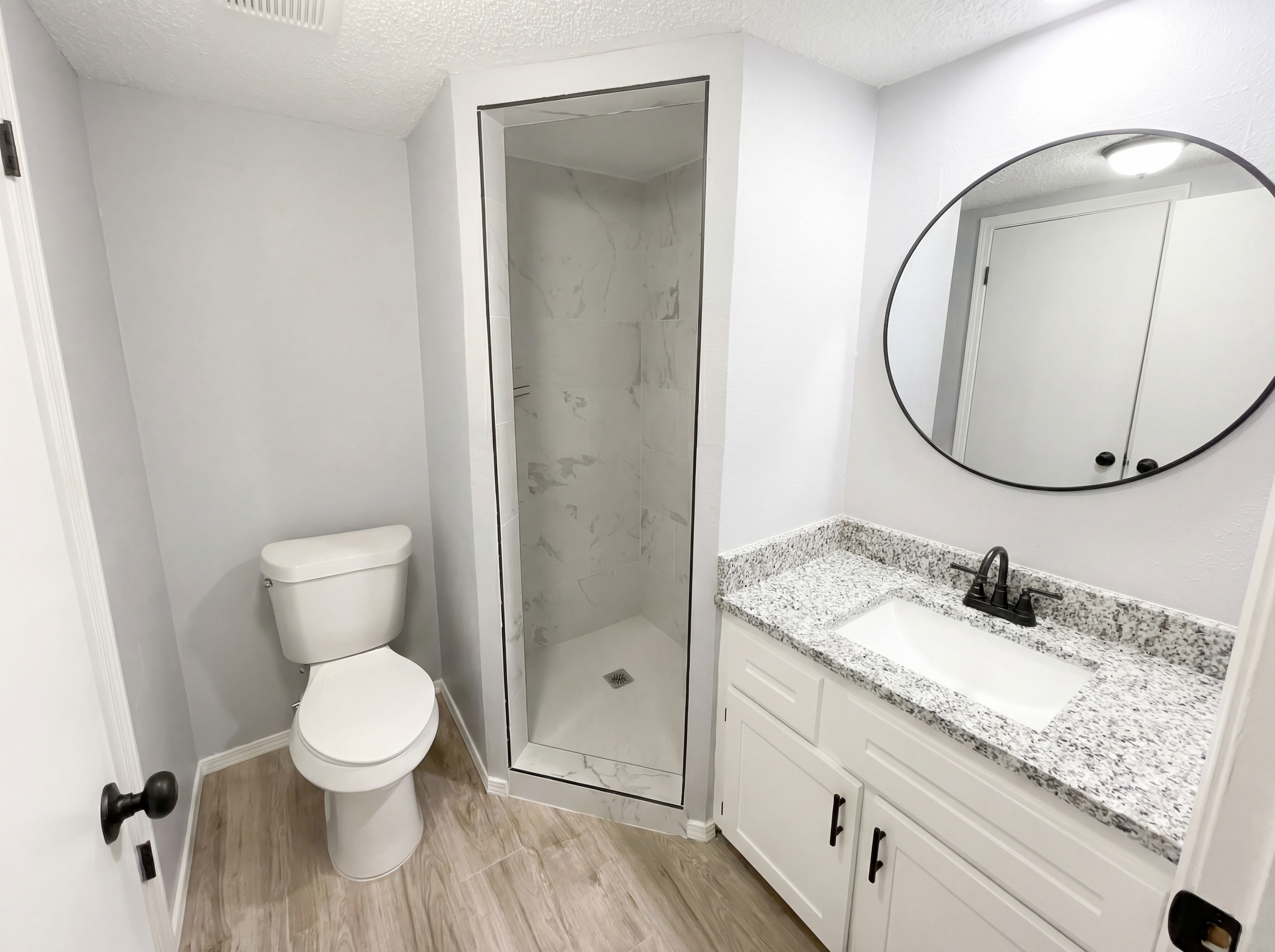 Photo 5 of 19 of 6020 NW Expressway, Oklahoma City, OK