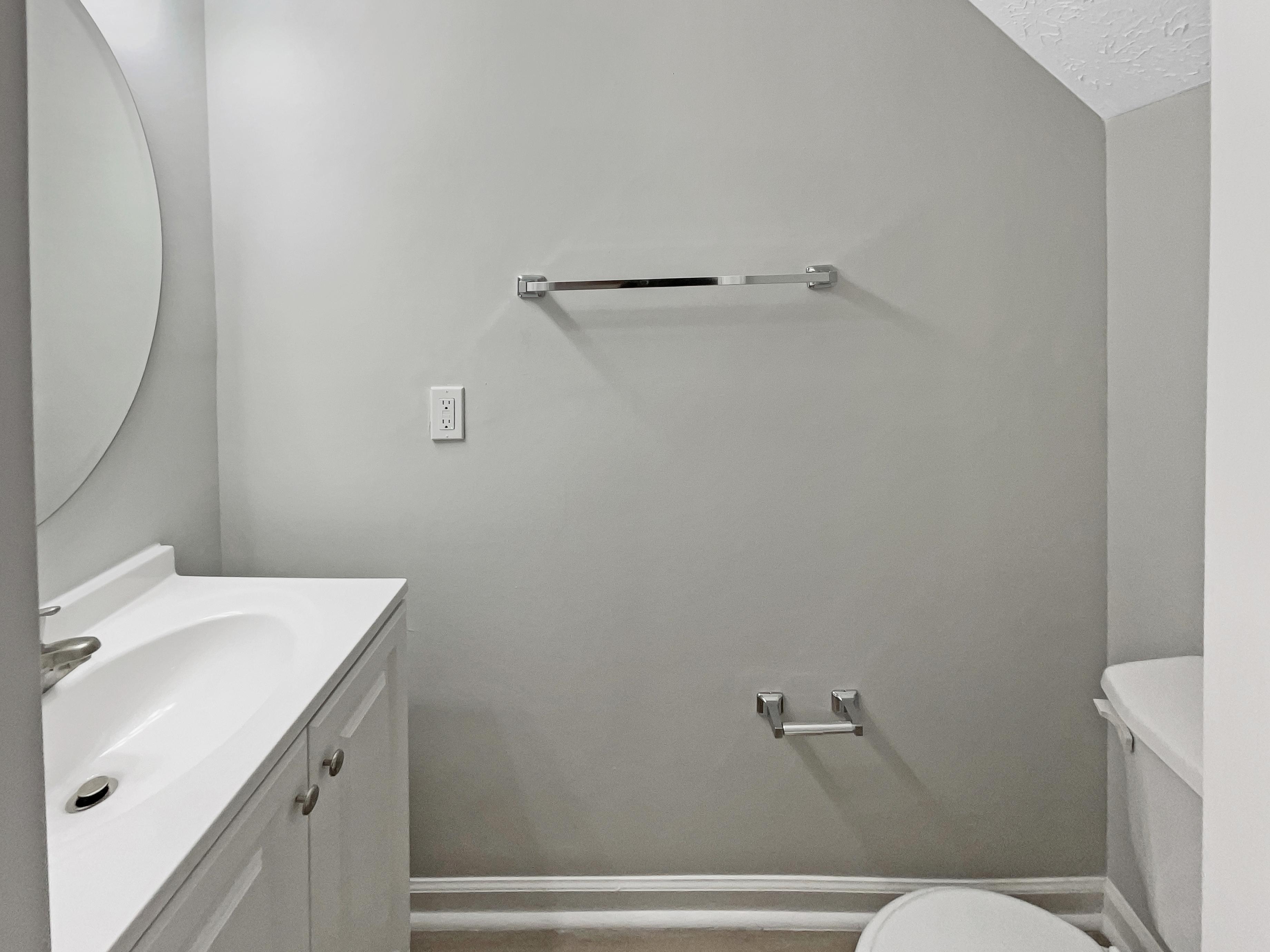 Photo 11 of 17 of 5713 Forest Point Rd, Raleigh, NC