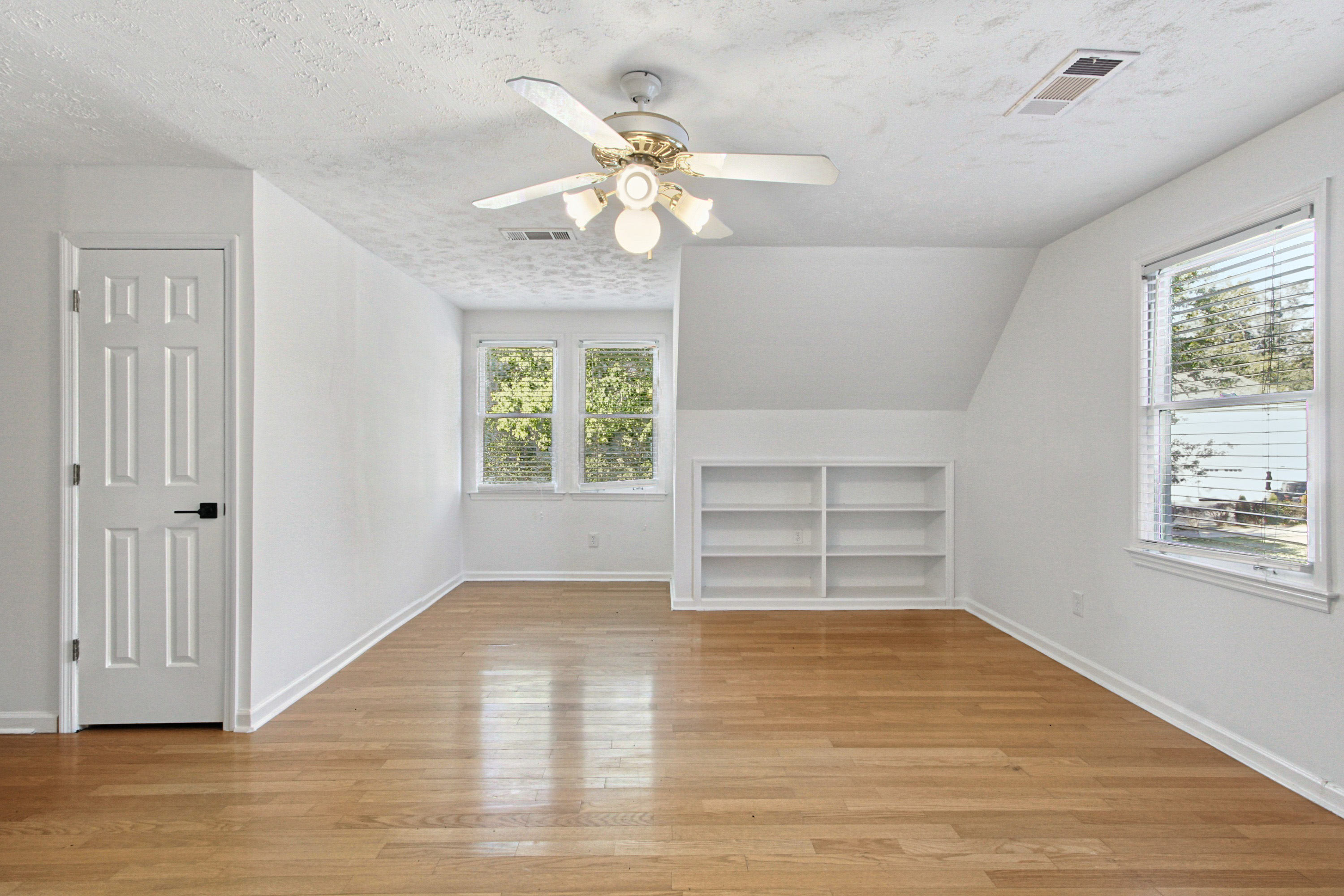 Photo 38 of 54 of 945 Brandon Ridge Dr, Roswell, GA