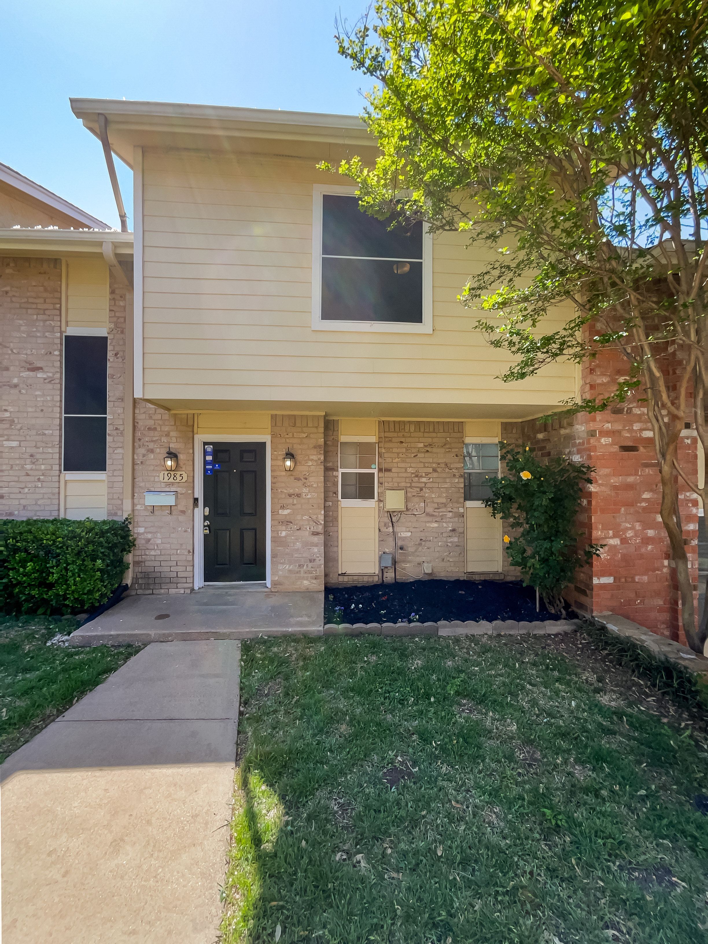 Photo 9 of 32 of 1985 Shorewood Dr, Grapevine, TX