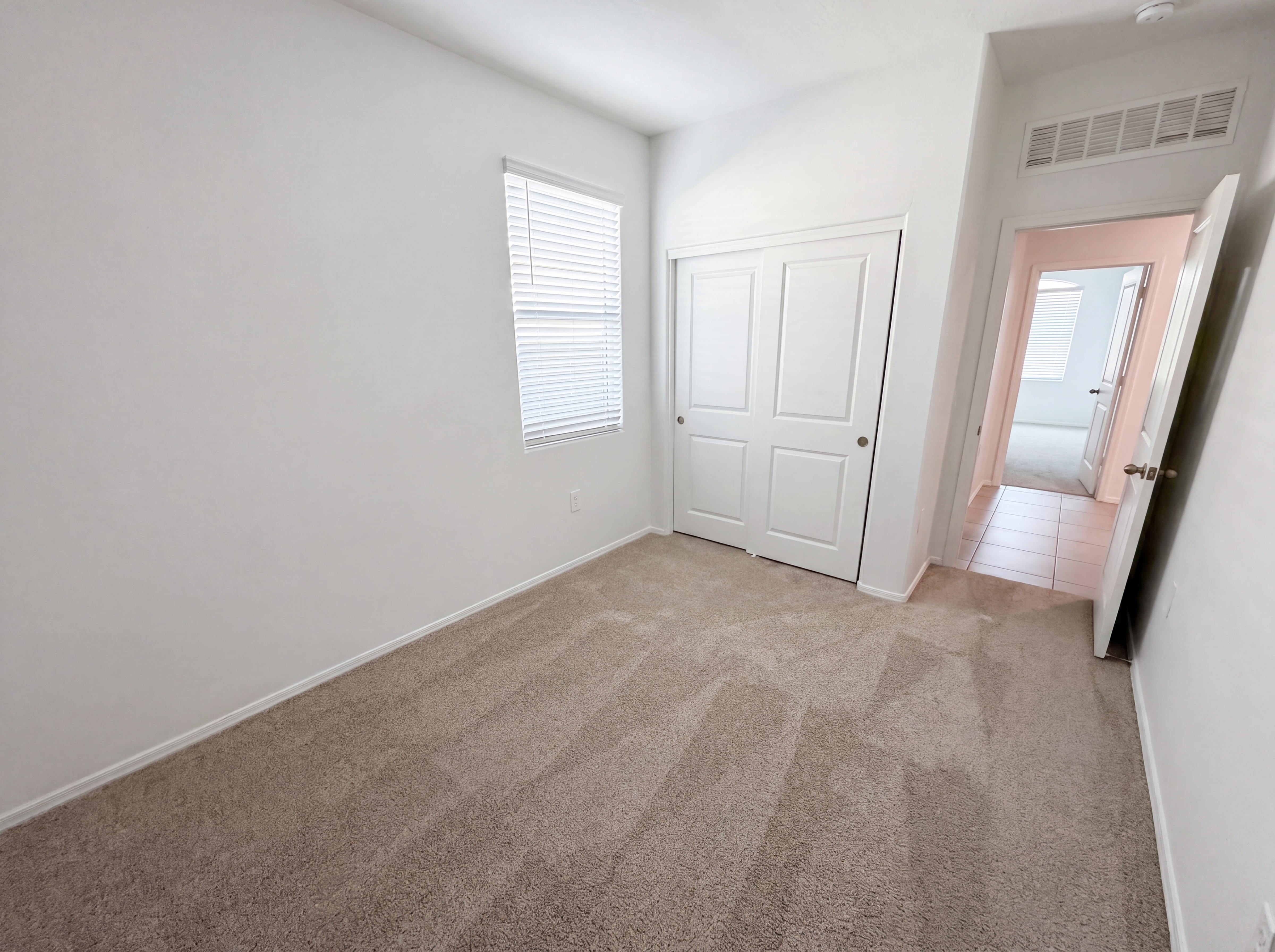 Photo 12 of 20 of 18616 W Desert Hollow Dr, Wittmann, AZ
