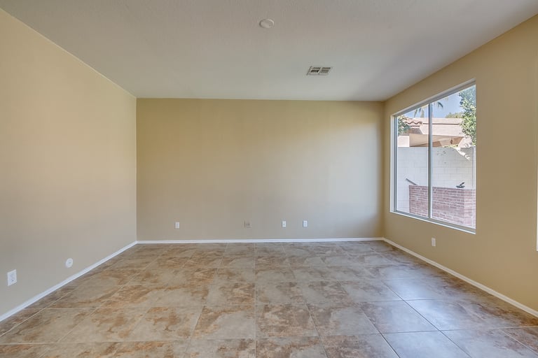 Photo 5 of 29 - 1026 E Hiddenview Dr, Phoenix, AZ 85048