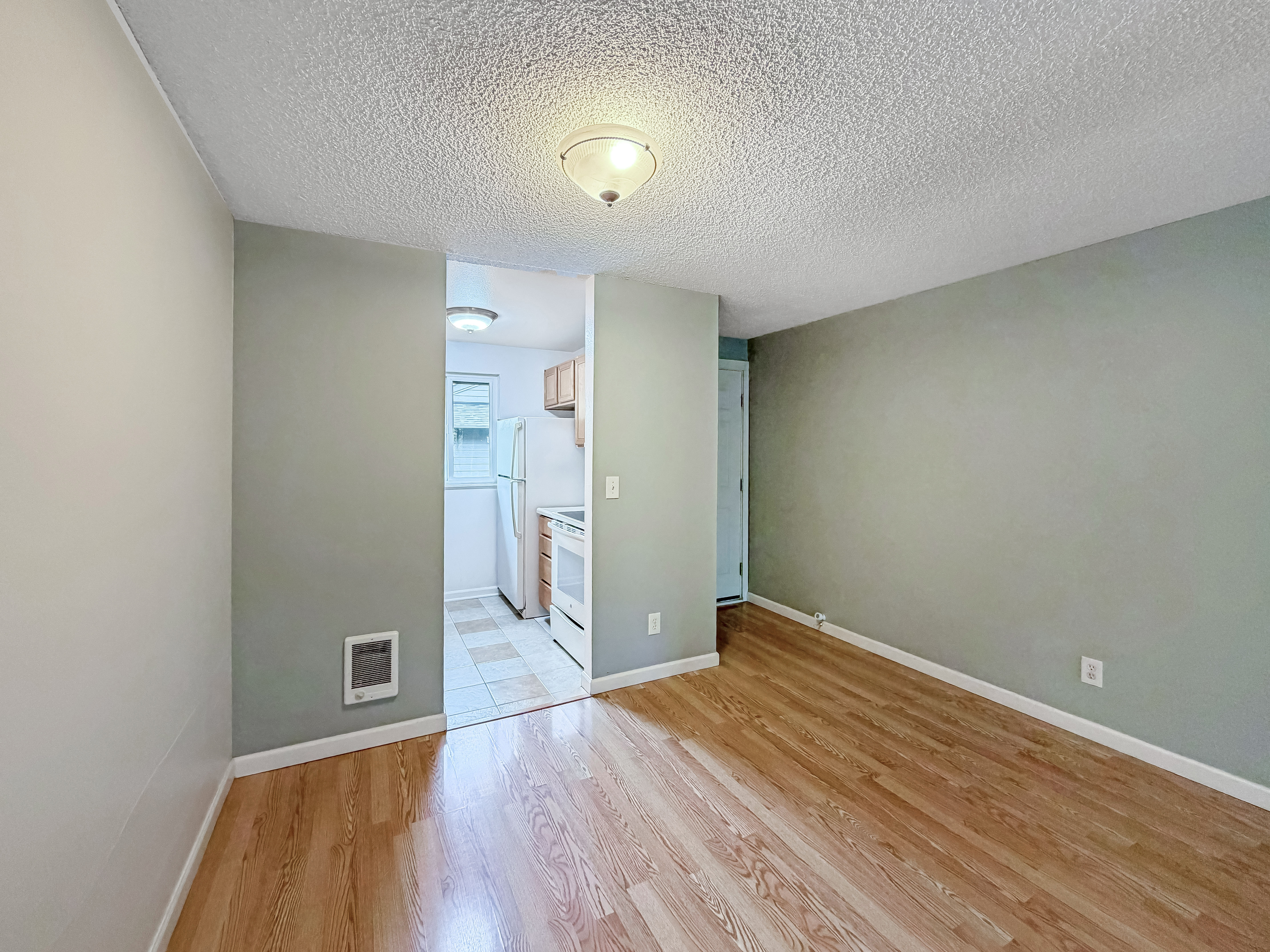 Photo 10 of 15 of 12642 NW Barnes Rd, Portland, OR