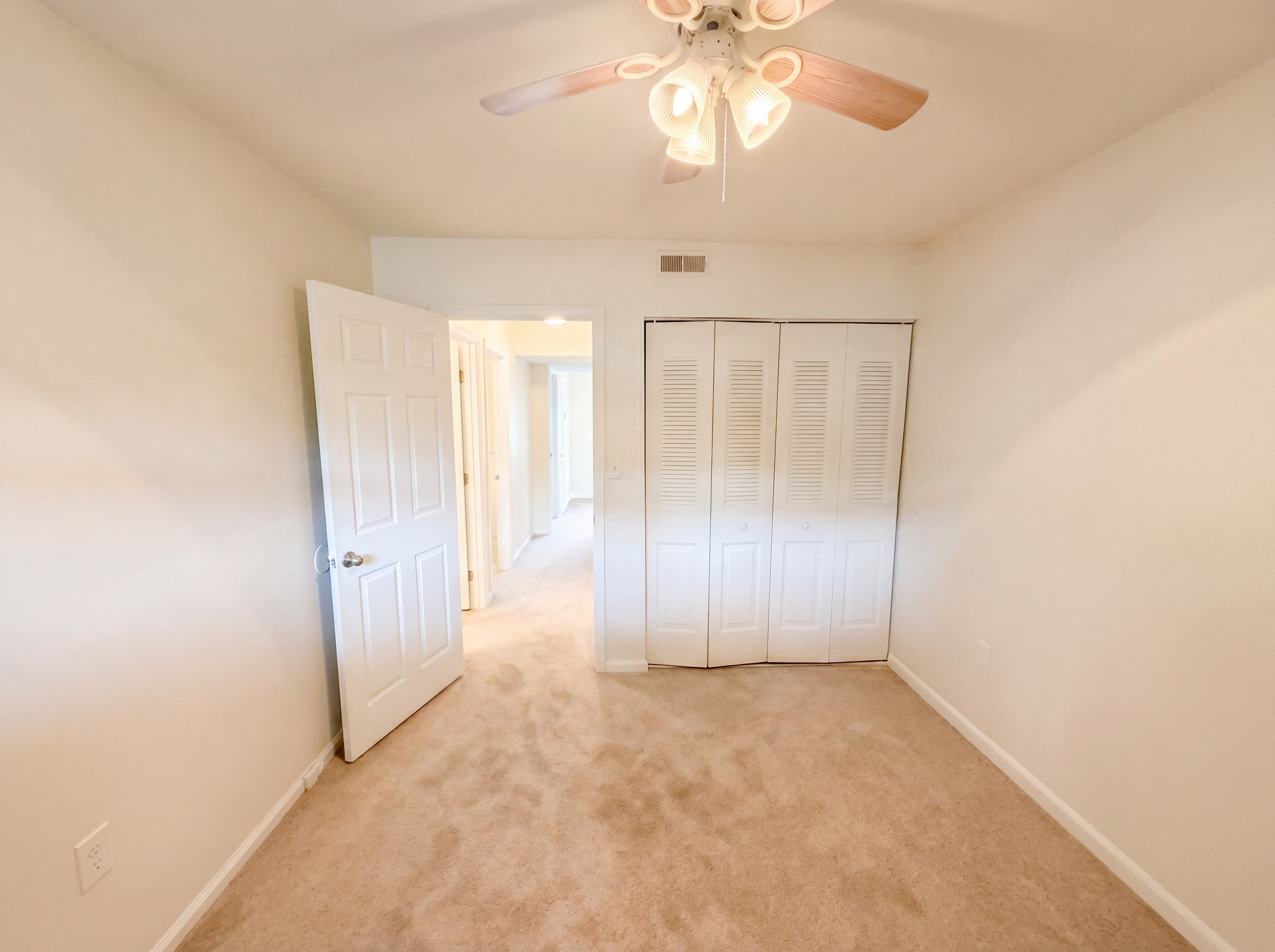Photo 4 of 17 of 79 Topsail Ct, Greenville, SC