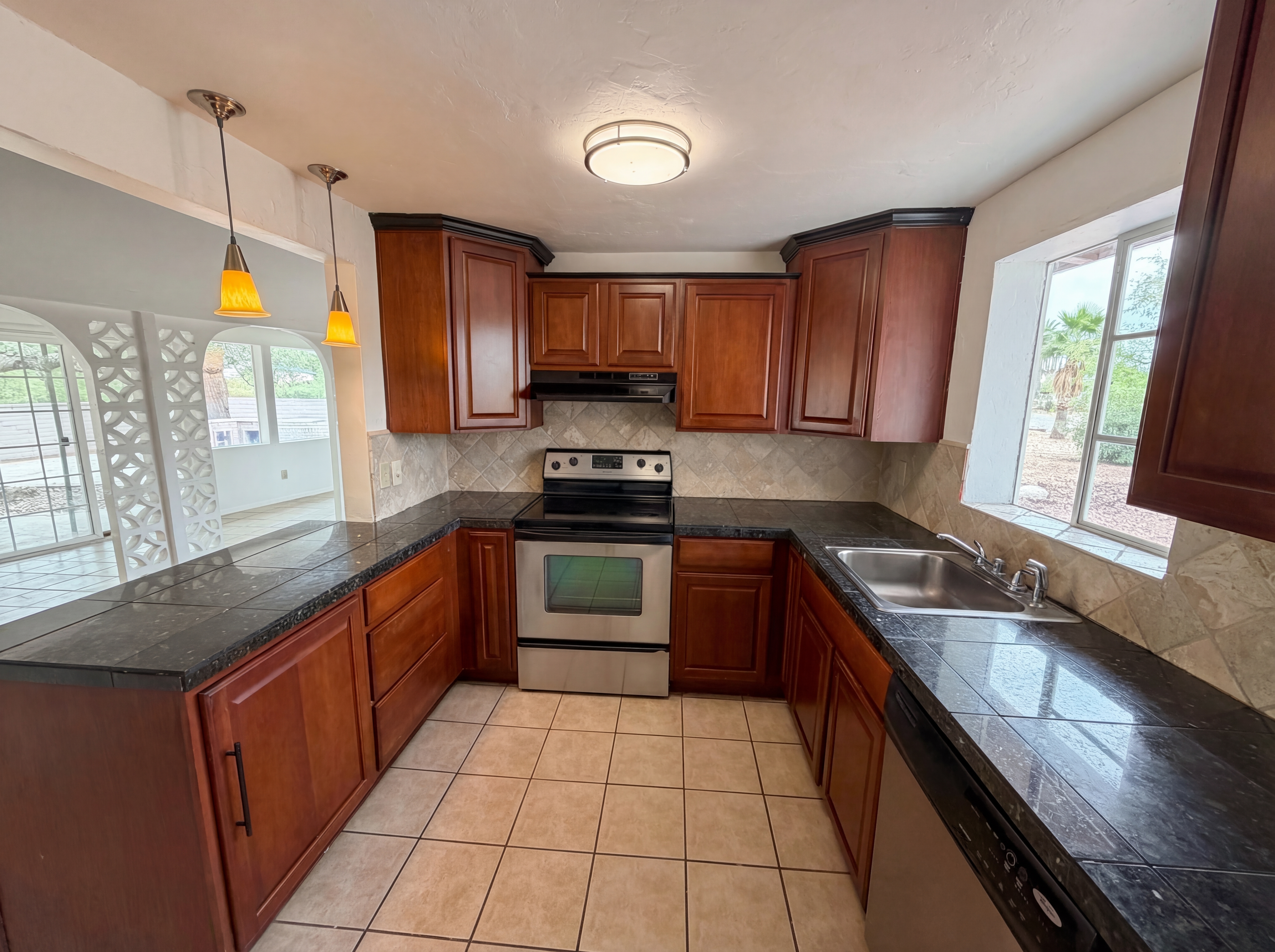 Photo 2 of 19 of 5211 E 20th St, Tucson, AZ
