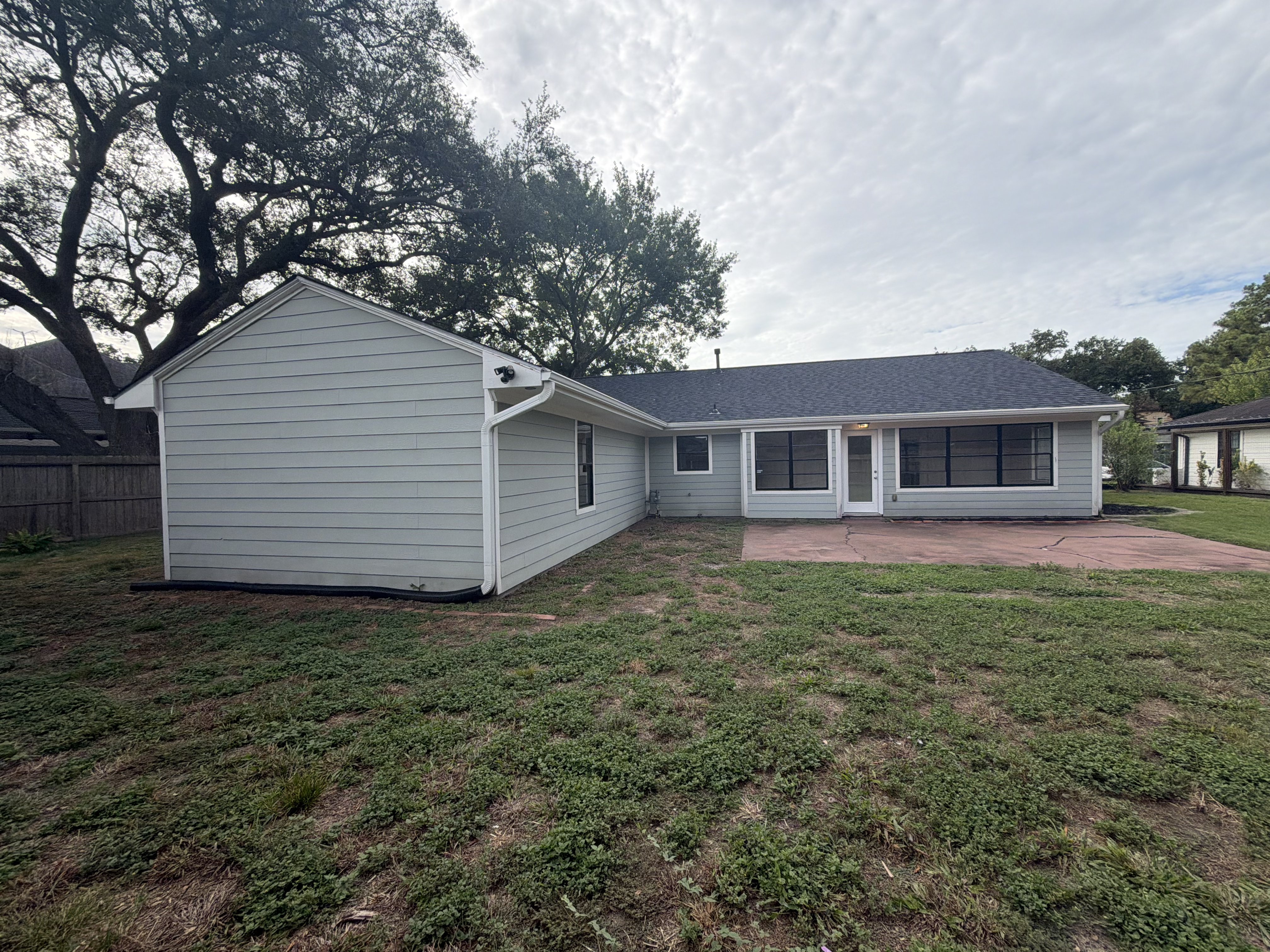 Photo 5 of 29 of 3026 Deal St, Houston, TX