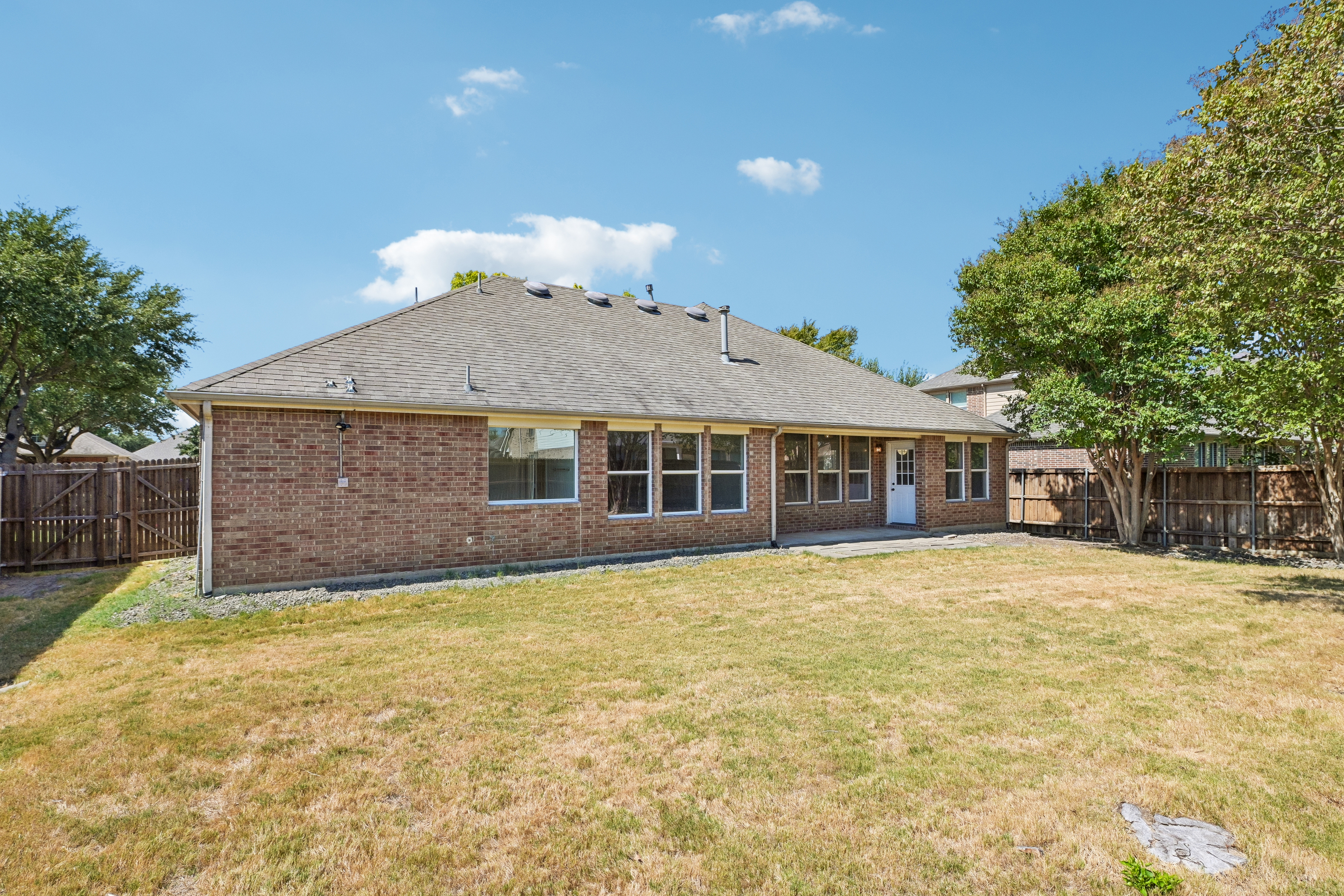 Photo 5 of 35 of 1009 Spinnaker Dr, Forney, TX