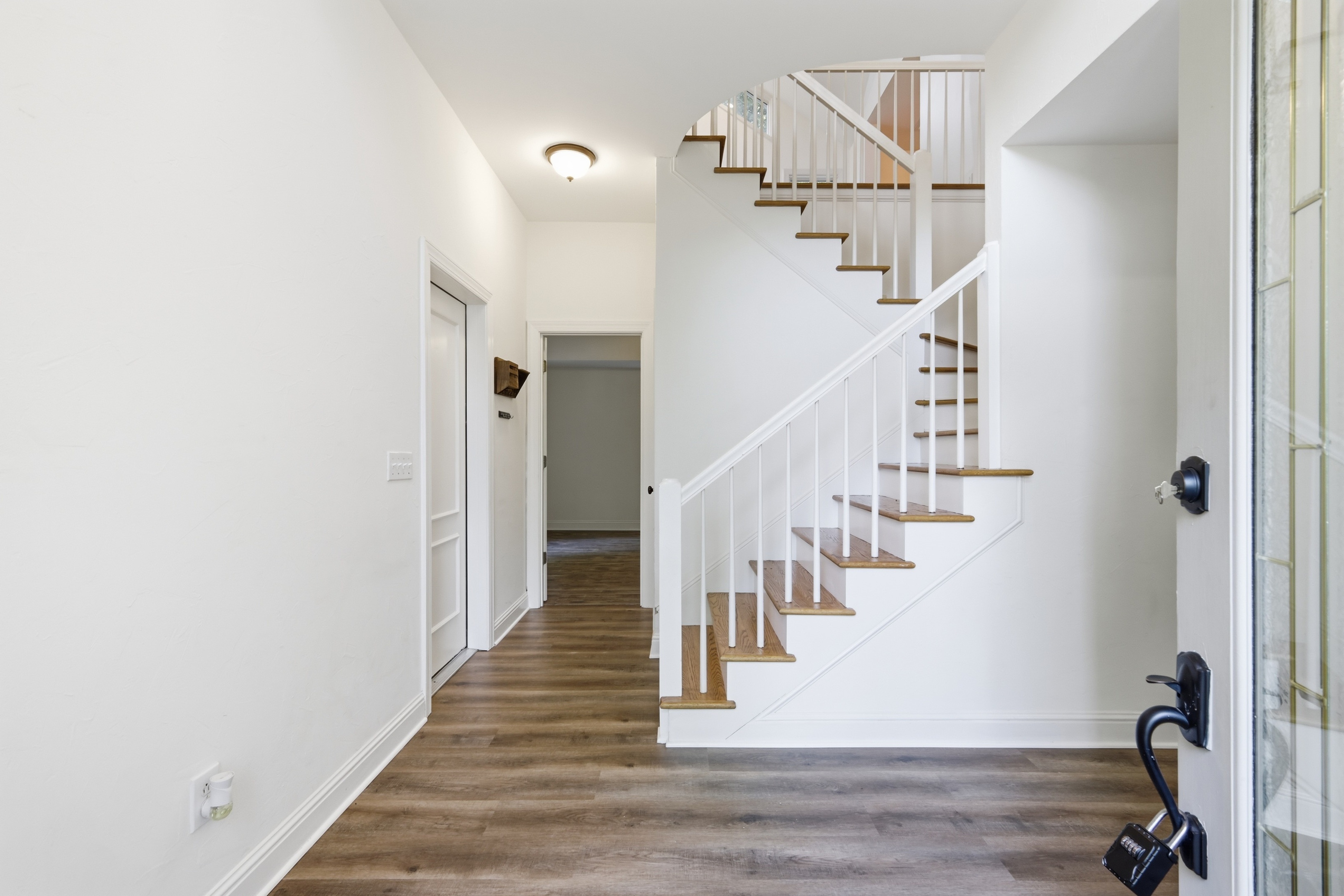 Photo 40 of 84 of 7030 Willowick Dr, Brentwood, TN