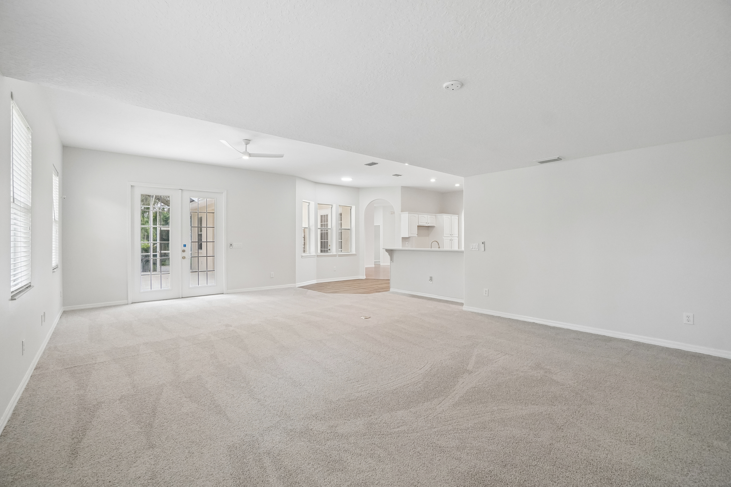Photo 10 of 35 of 17718 Crystal Cove Pl, Lutz, FL