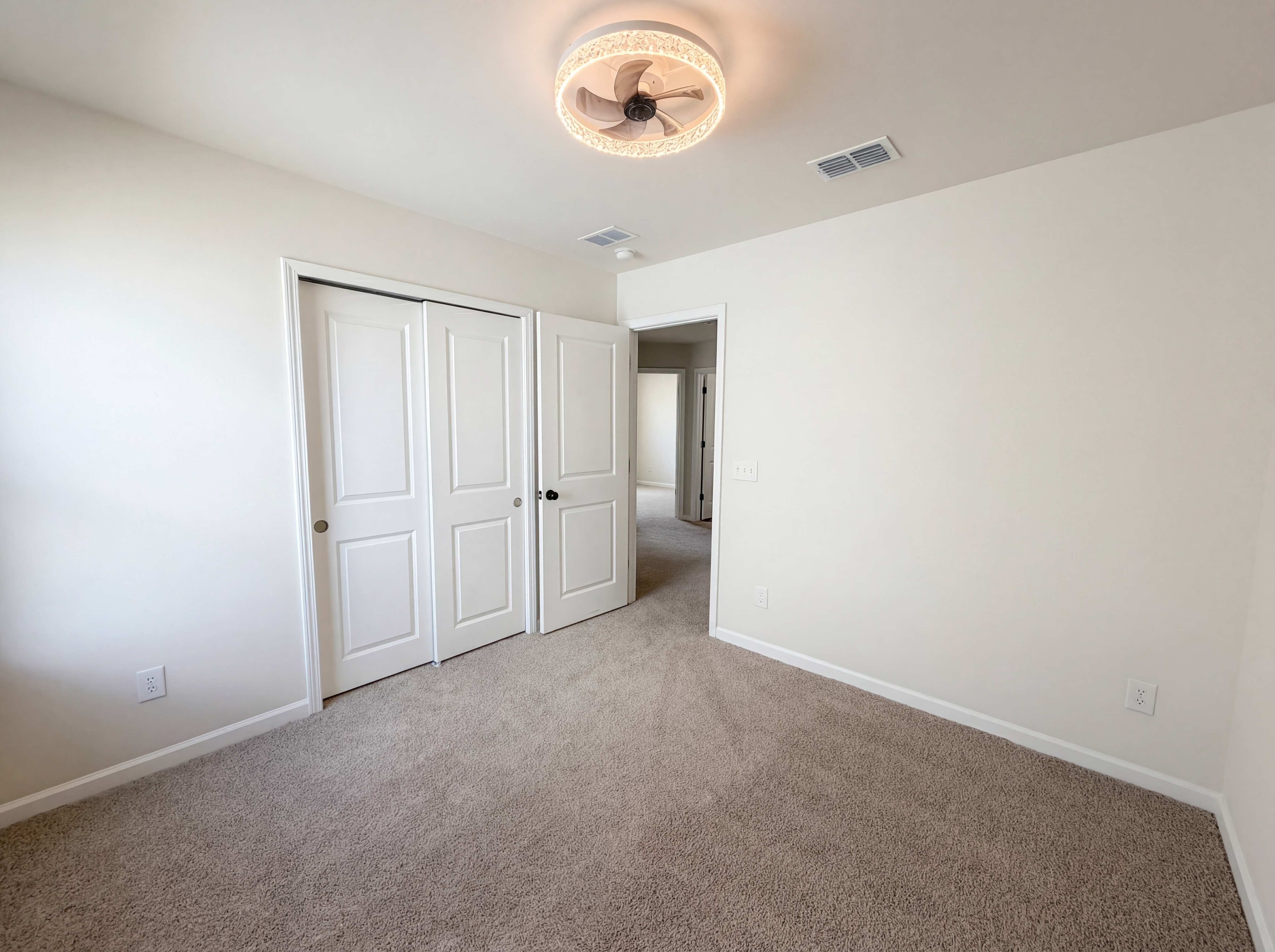 Photo 13 of 19 of 152 Pine Crest View Dr, Summerville, SC