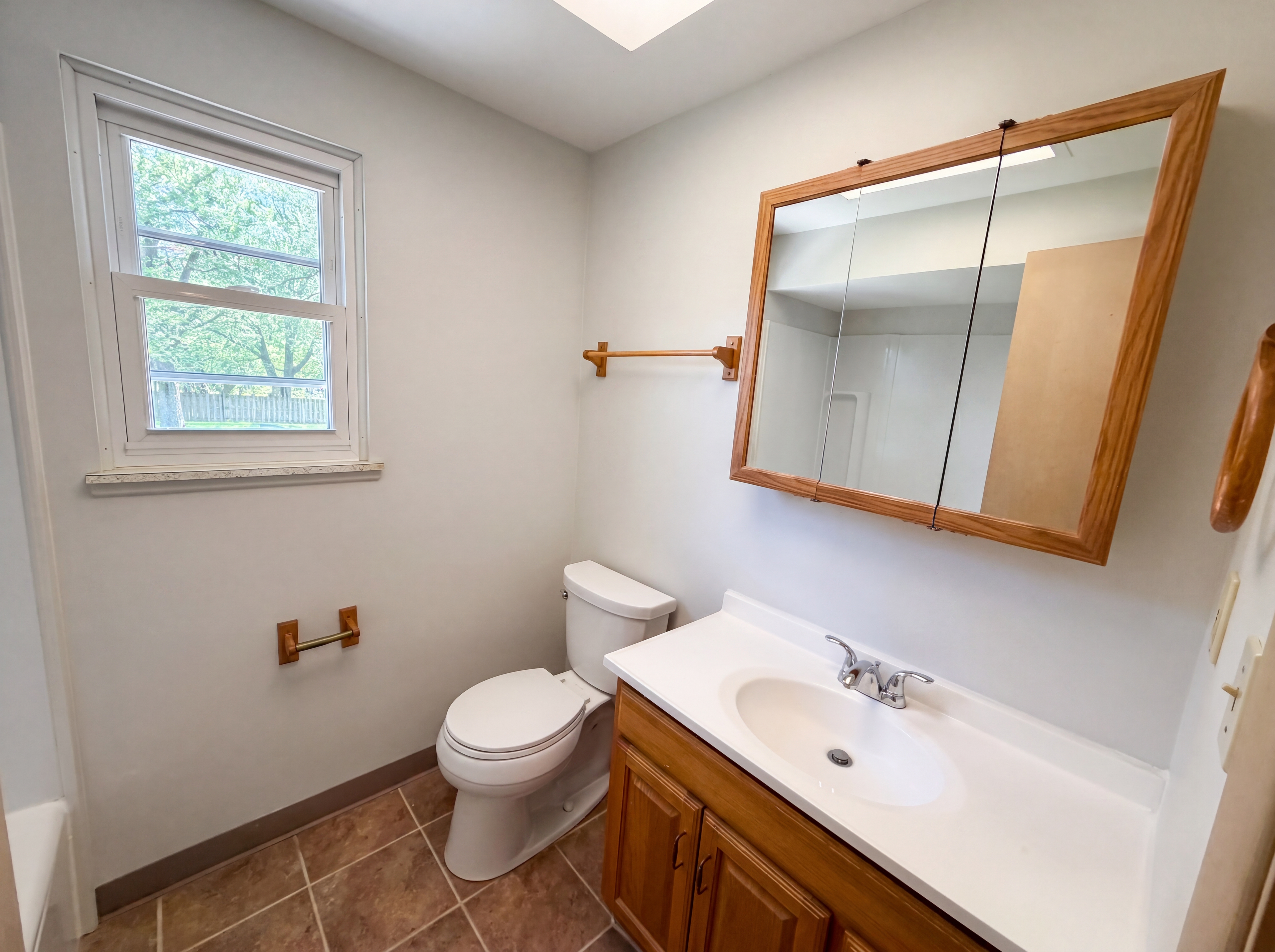 Photo 16 of 24 of 5444 Kenbridge Dr, Cleveland, OH