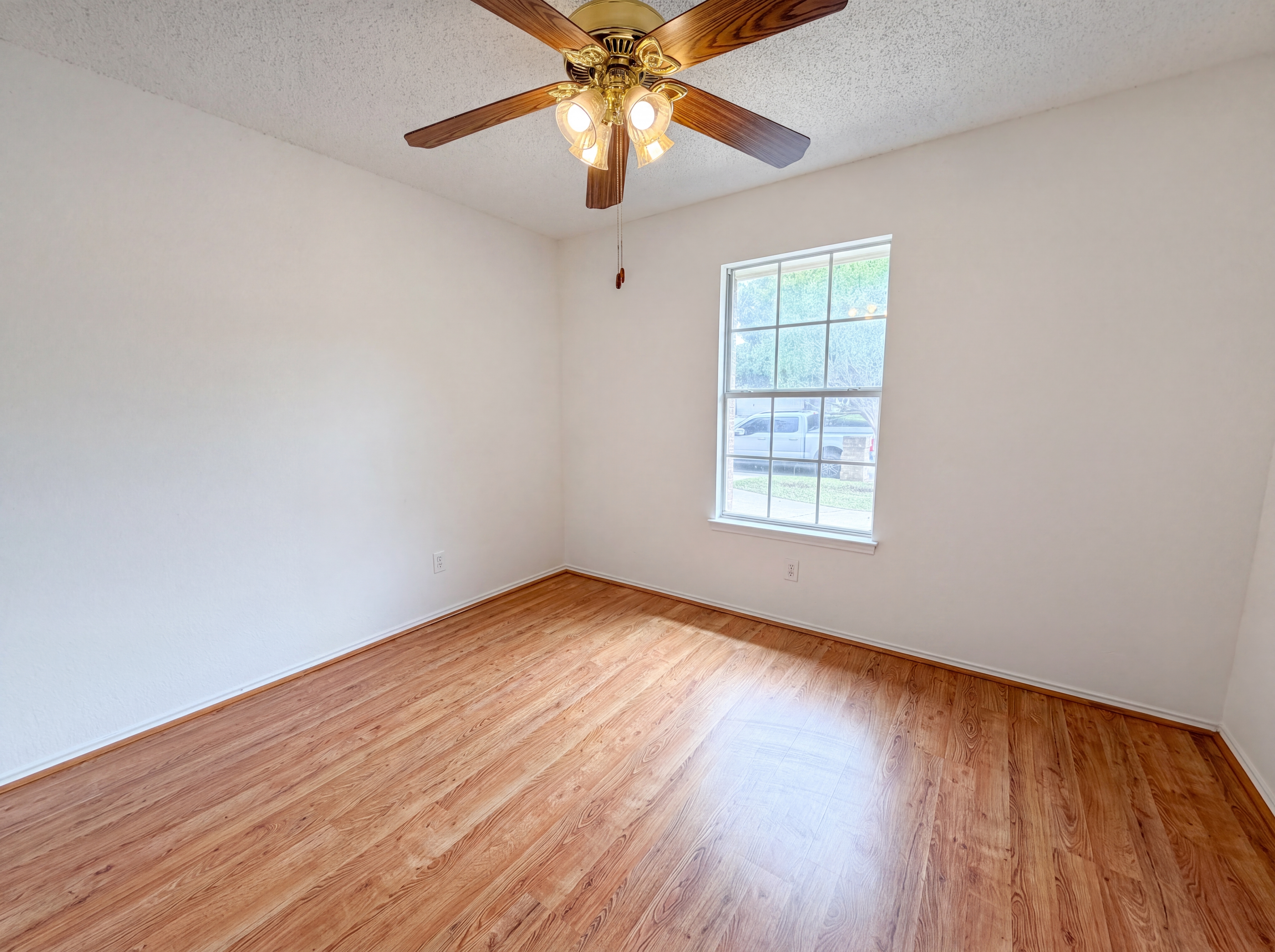 Photo 9 of 16 of 1233 Windy Meadows Dr, Burleson, TX
