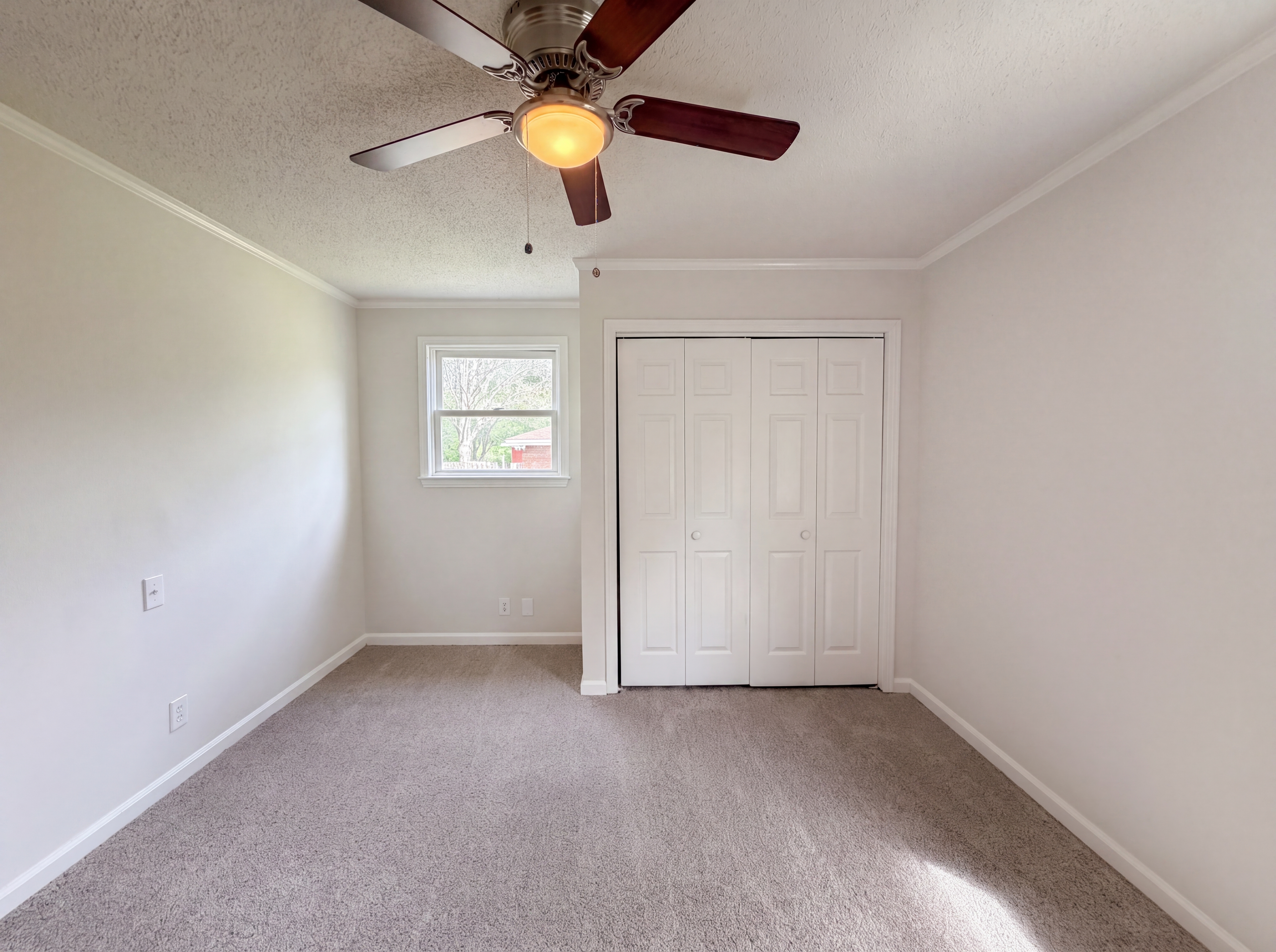 Photo 14 of 23 of 242 Kingswood Dr, Clarksville, TN