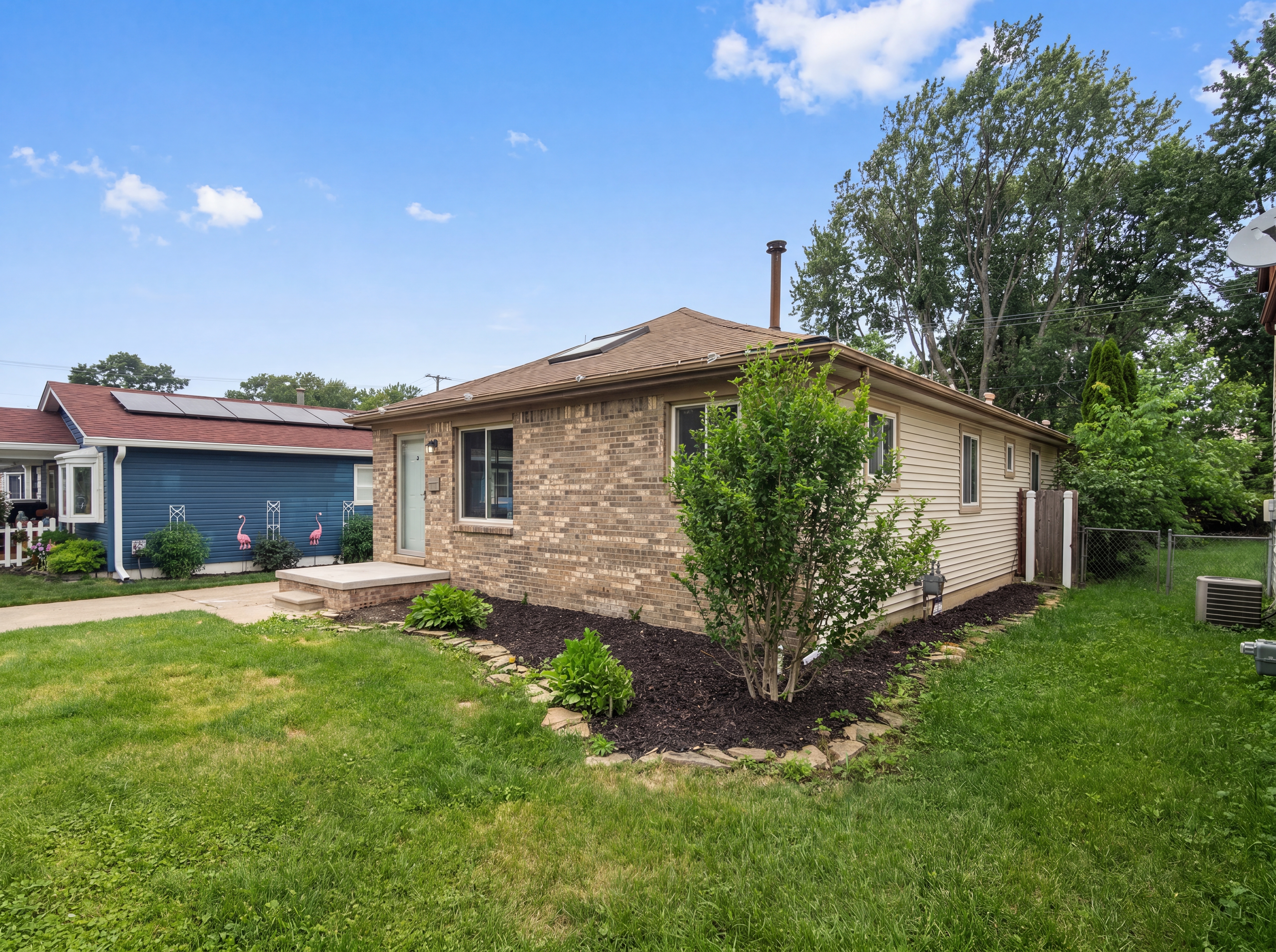 Photo 16 of 19 of 33522 Fernwood St, Westland, MI