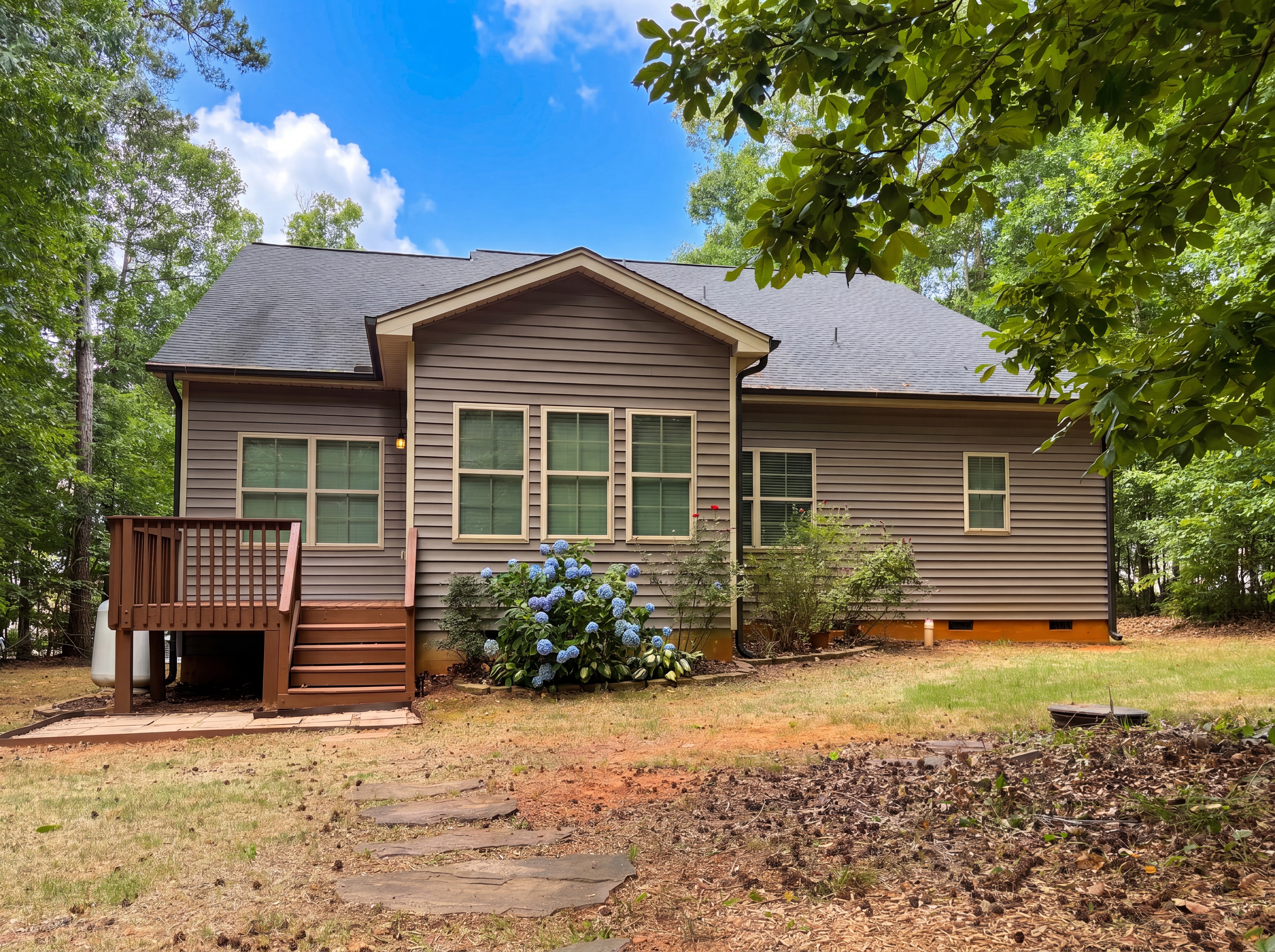 Photo 5 of 26 of 6621 Blalock Forest Dr, Willow Spring, NC
