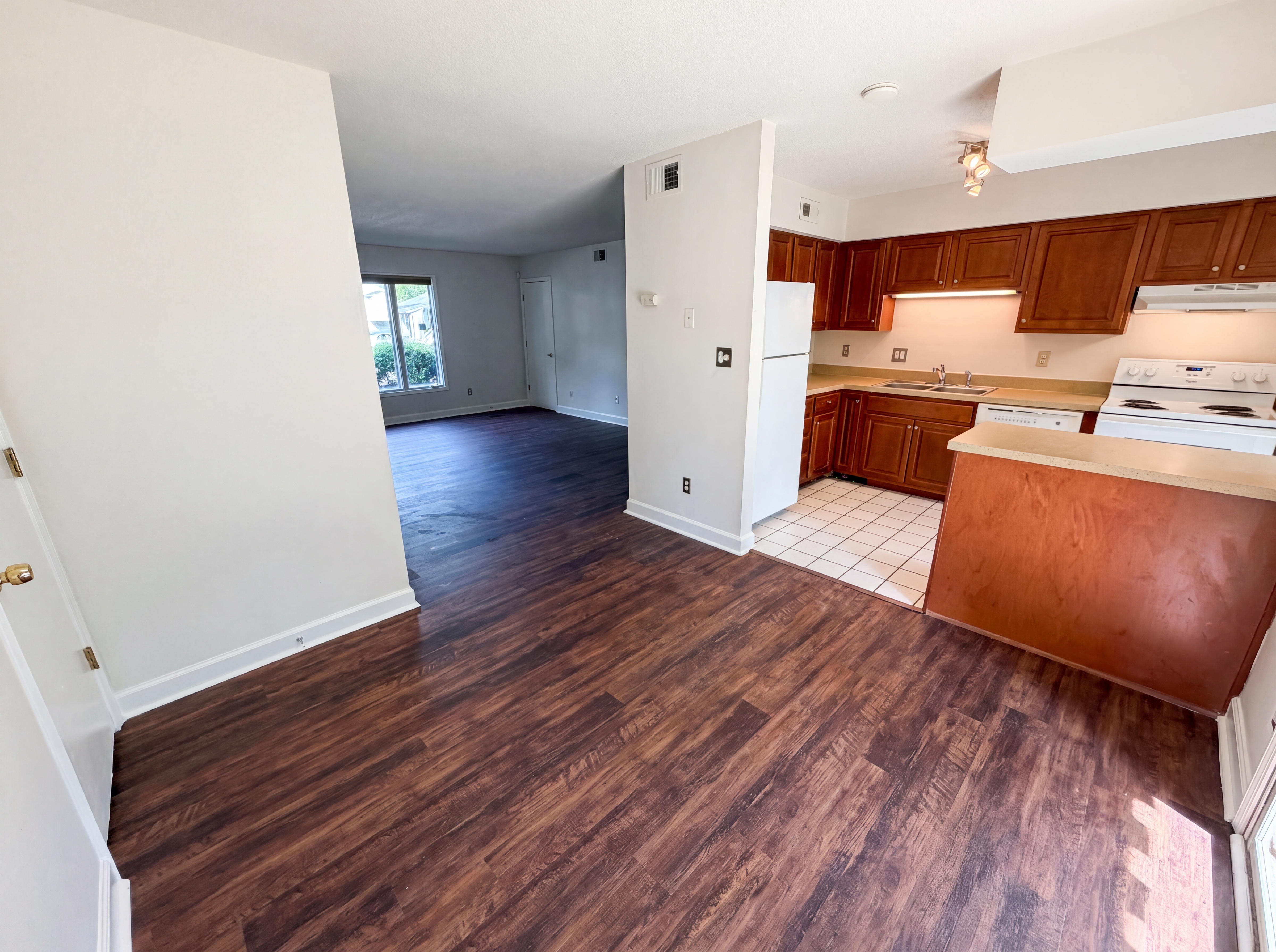 Photo 6 of 20 of 2020 Stoney Point Ln, Charlotte, NC