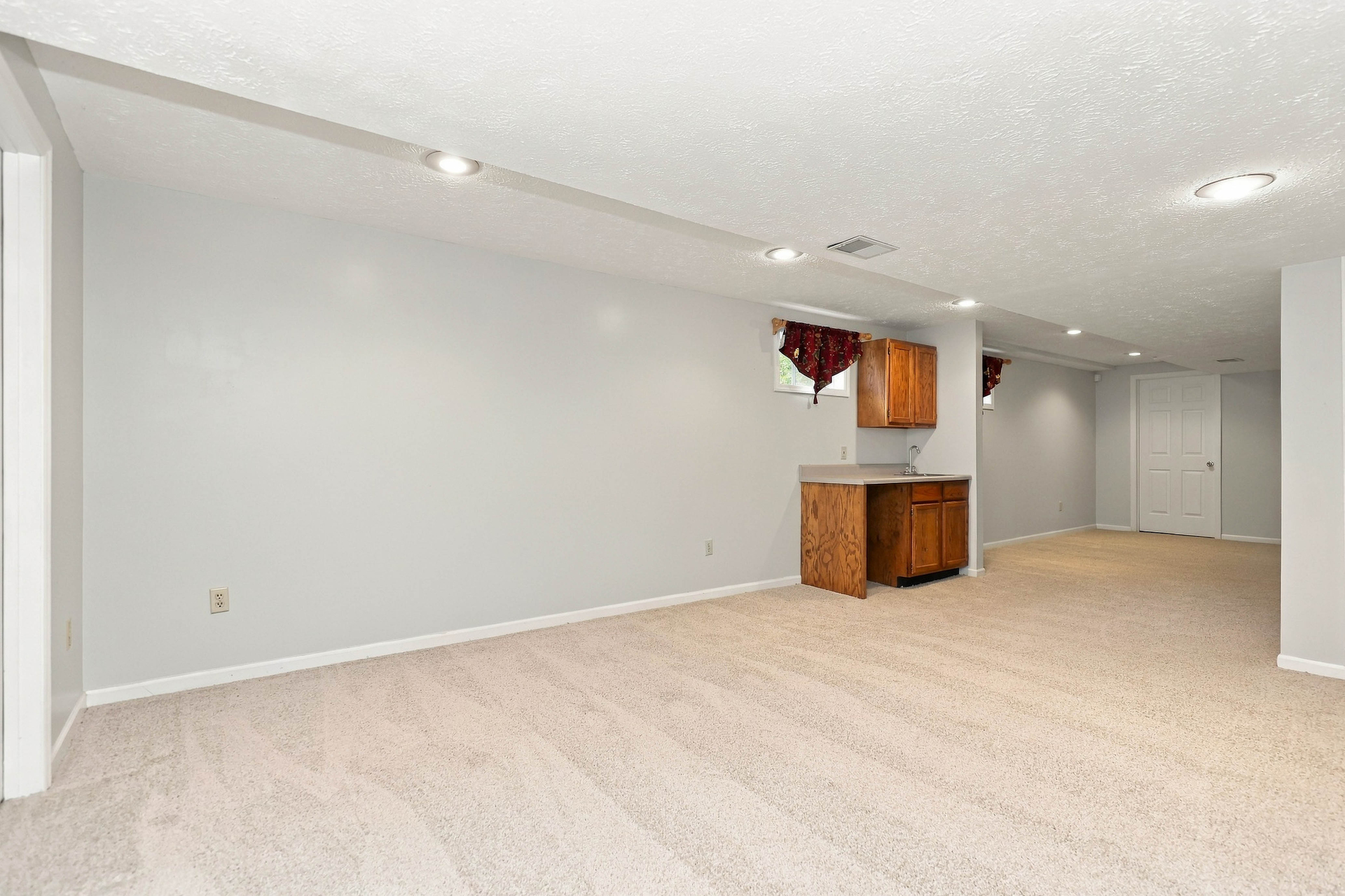 Photo 14 of 22 of 7043 Stonington Rd, Cincinnati, OH