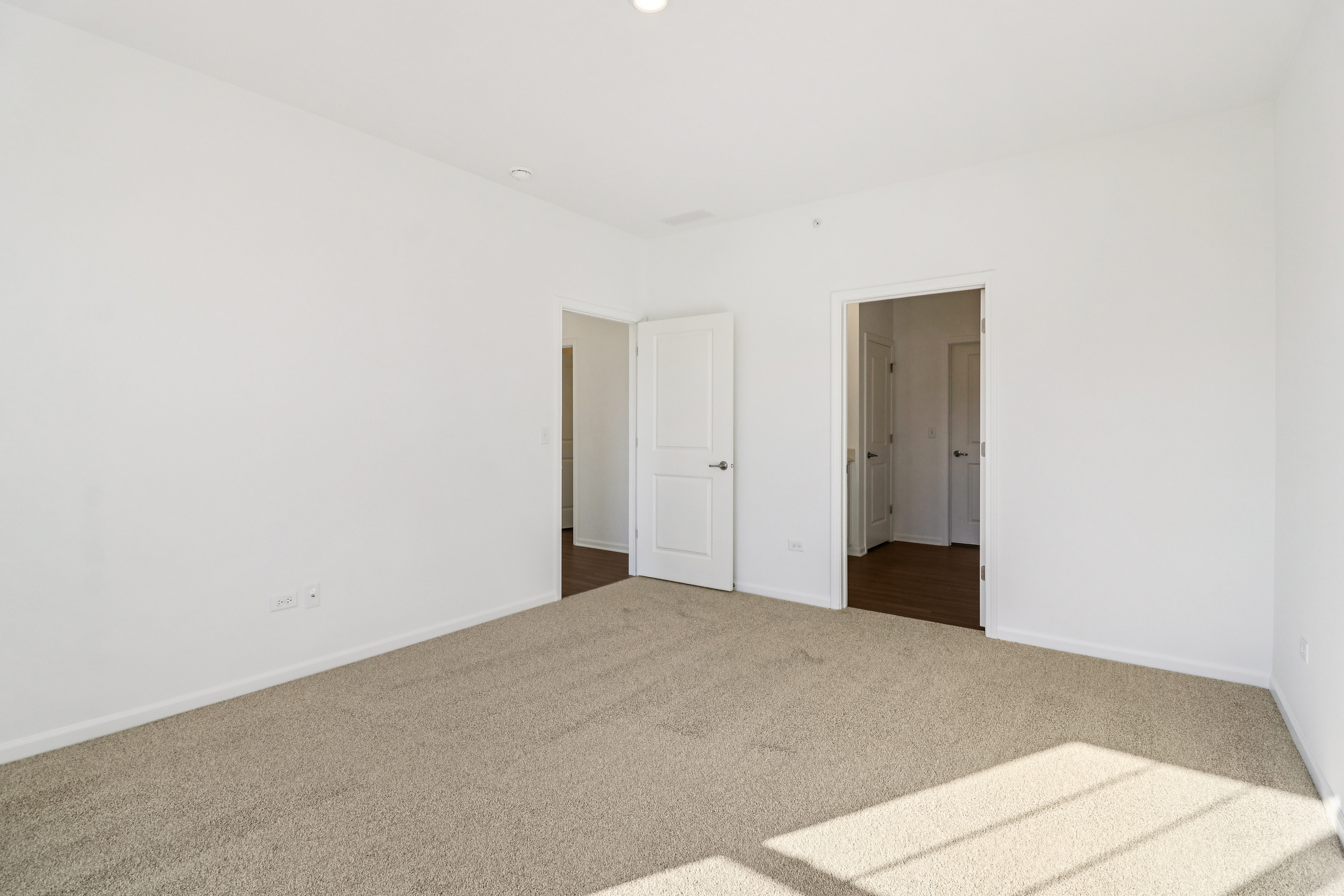 Photo 4 of 31 of 12256 Barcroft Cir, Huntley, IL