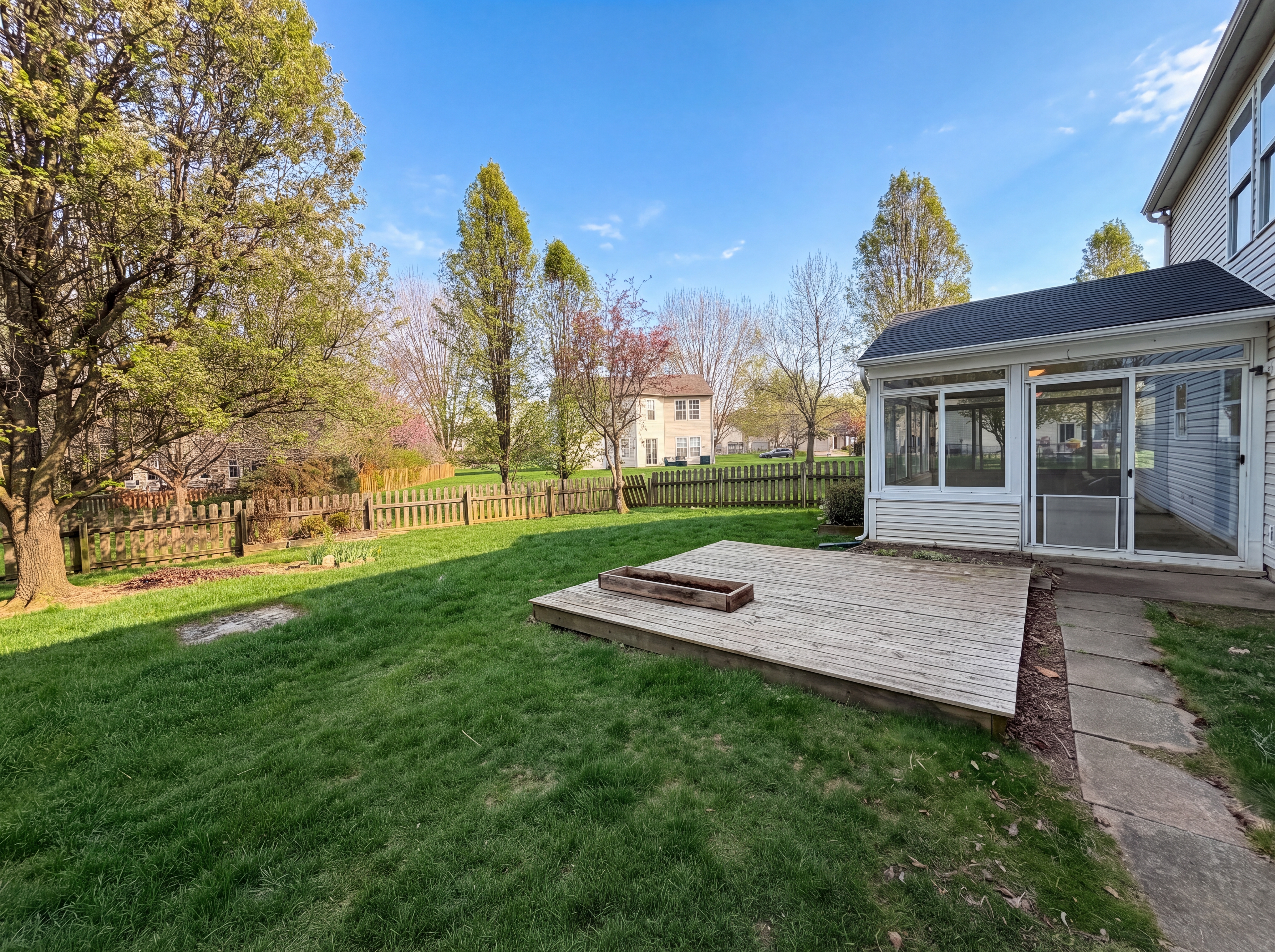 Photo 5 of 22 of 1108 Albemarle Cir, Noblesville, IN