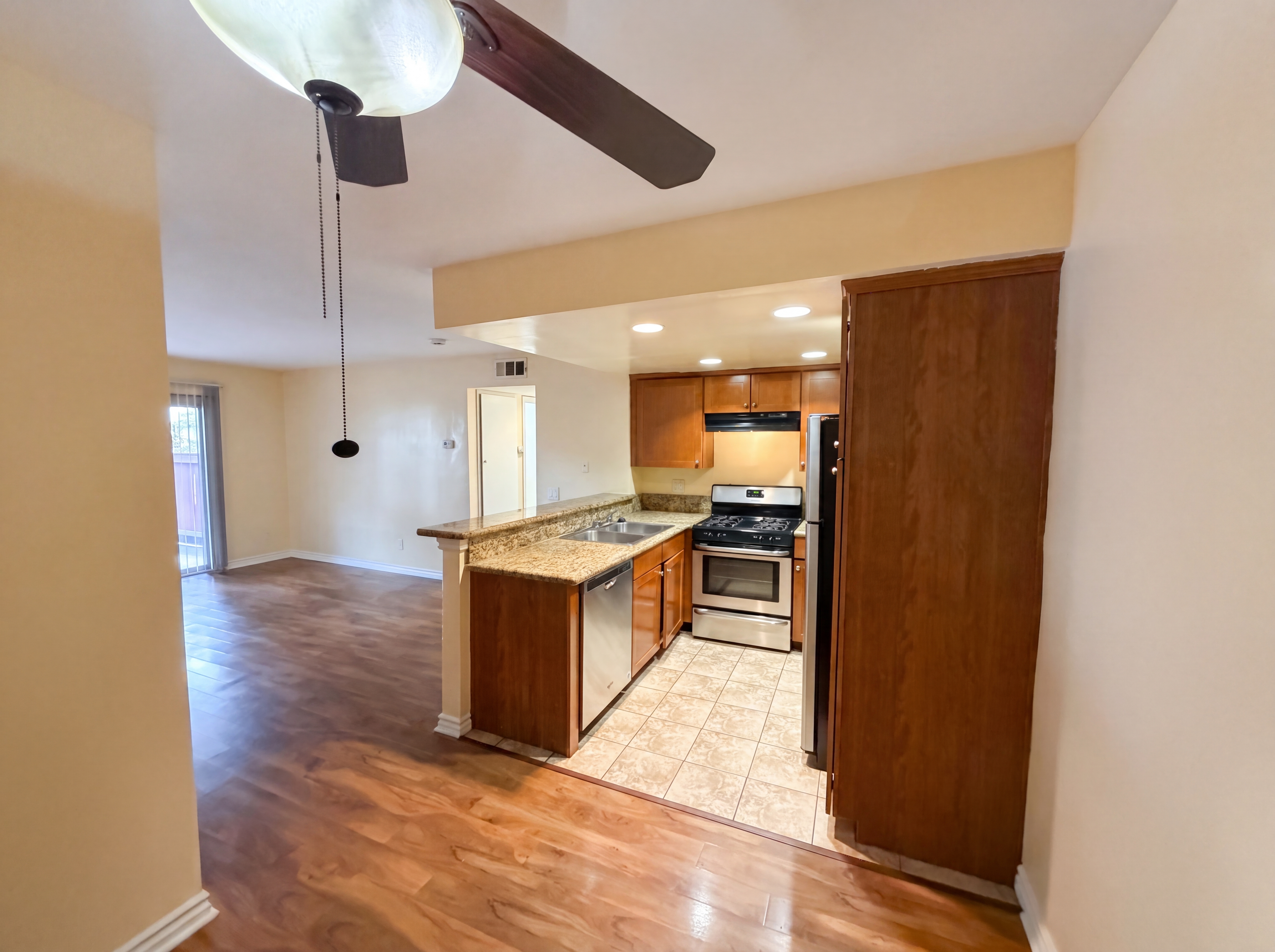 Photo 22 of 31 of 920 S Palmetto Ave, Ontario, CA