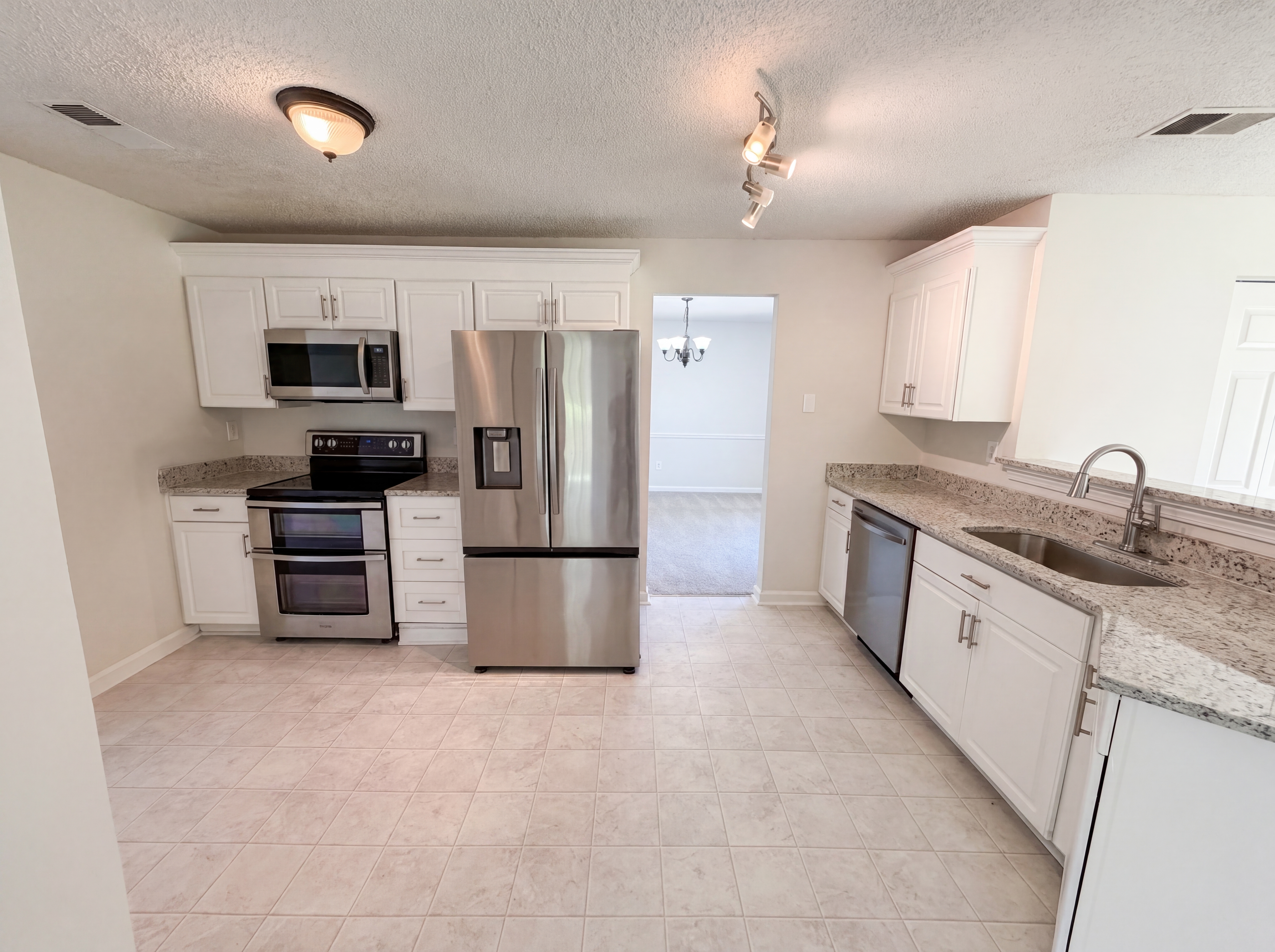 Photo 14 of 20 of 6296 Laurel Green Dr, Lithonia, GA