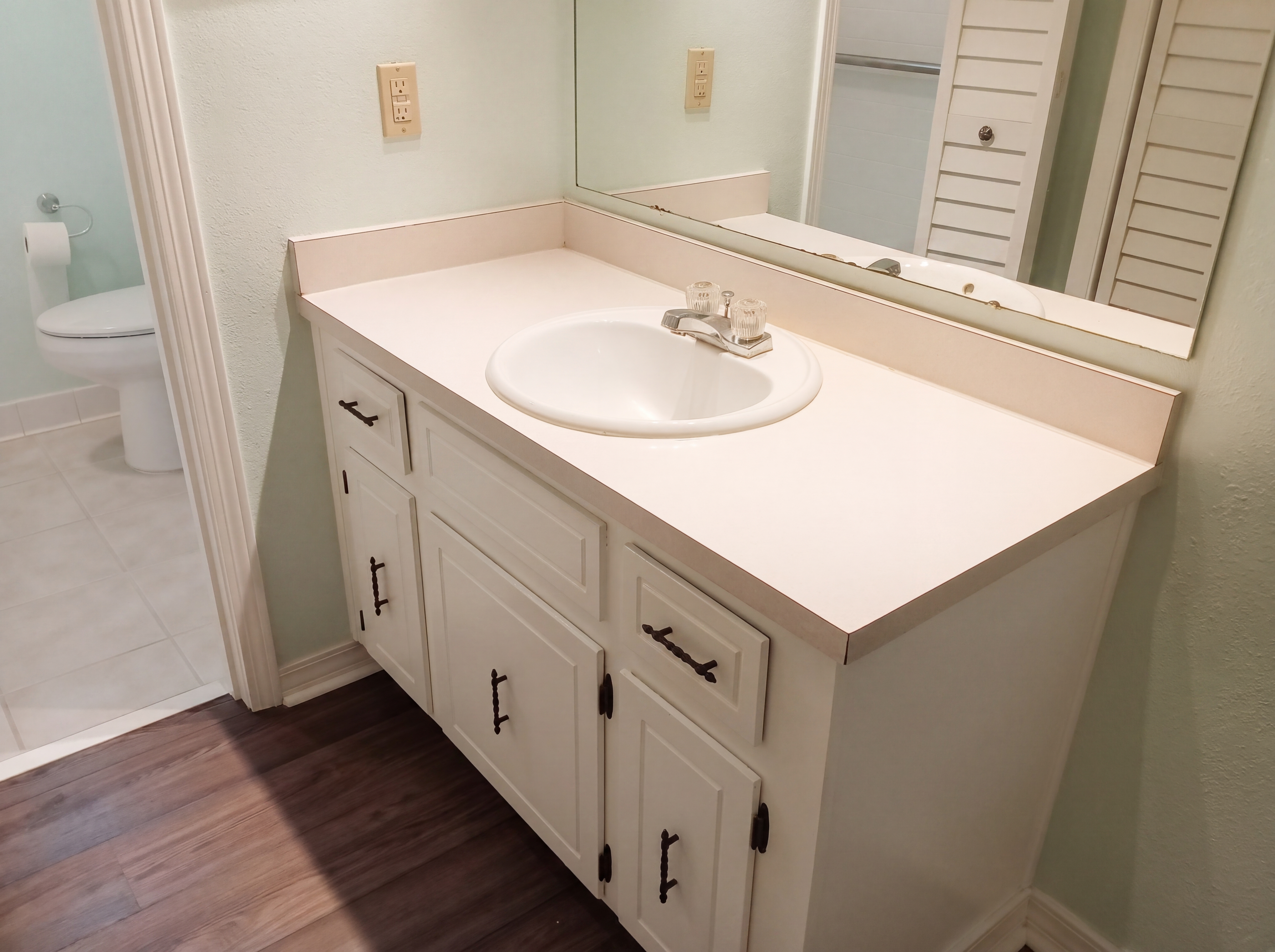 Photo 16 of 22 of 7889 Bay Meadows Dr, Pensacola, FL