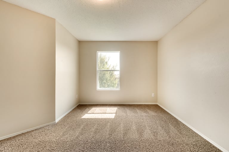 Photo 27 of 37 - 1436 Daisy Dr, Lancaster, TX 75134