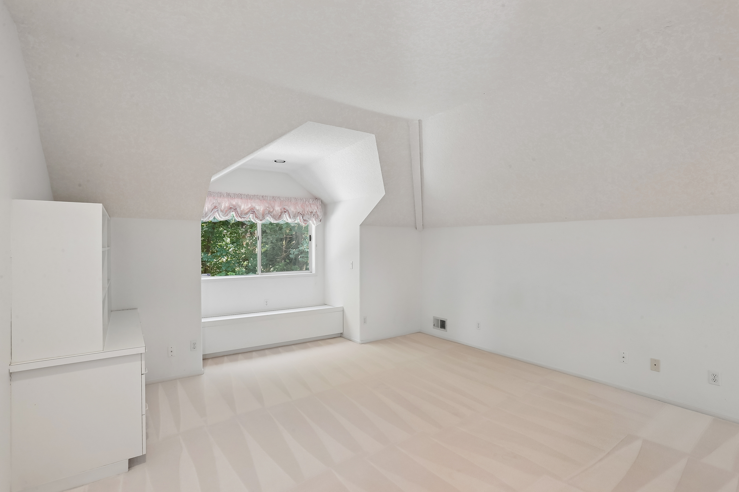 Photo 27 of 35 of 10838 S Southridge Dr, Portland, OR