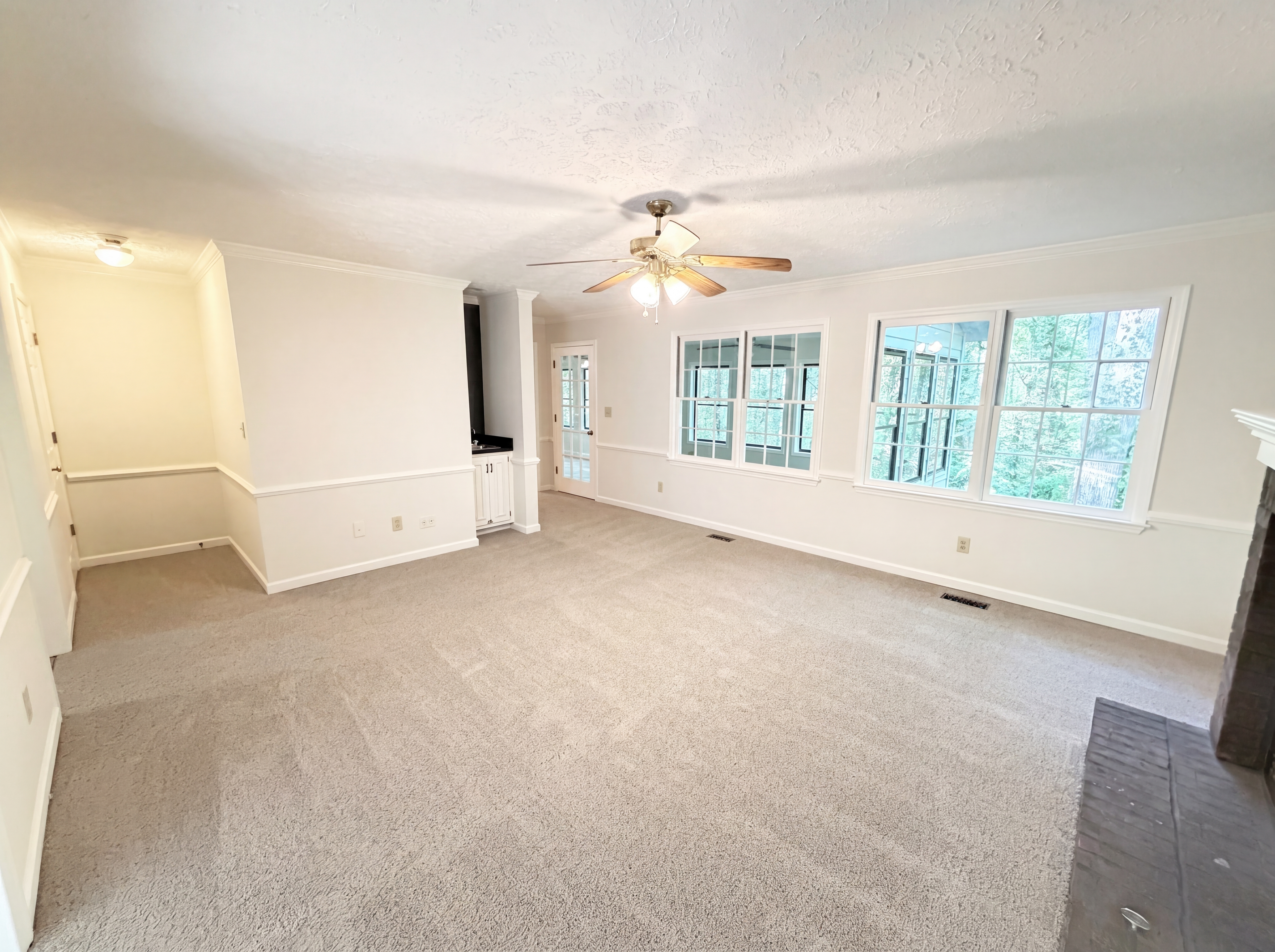Photo 7 of 38 of 515 Teresa Ln, Canton, GA